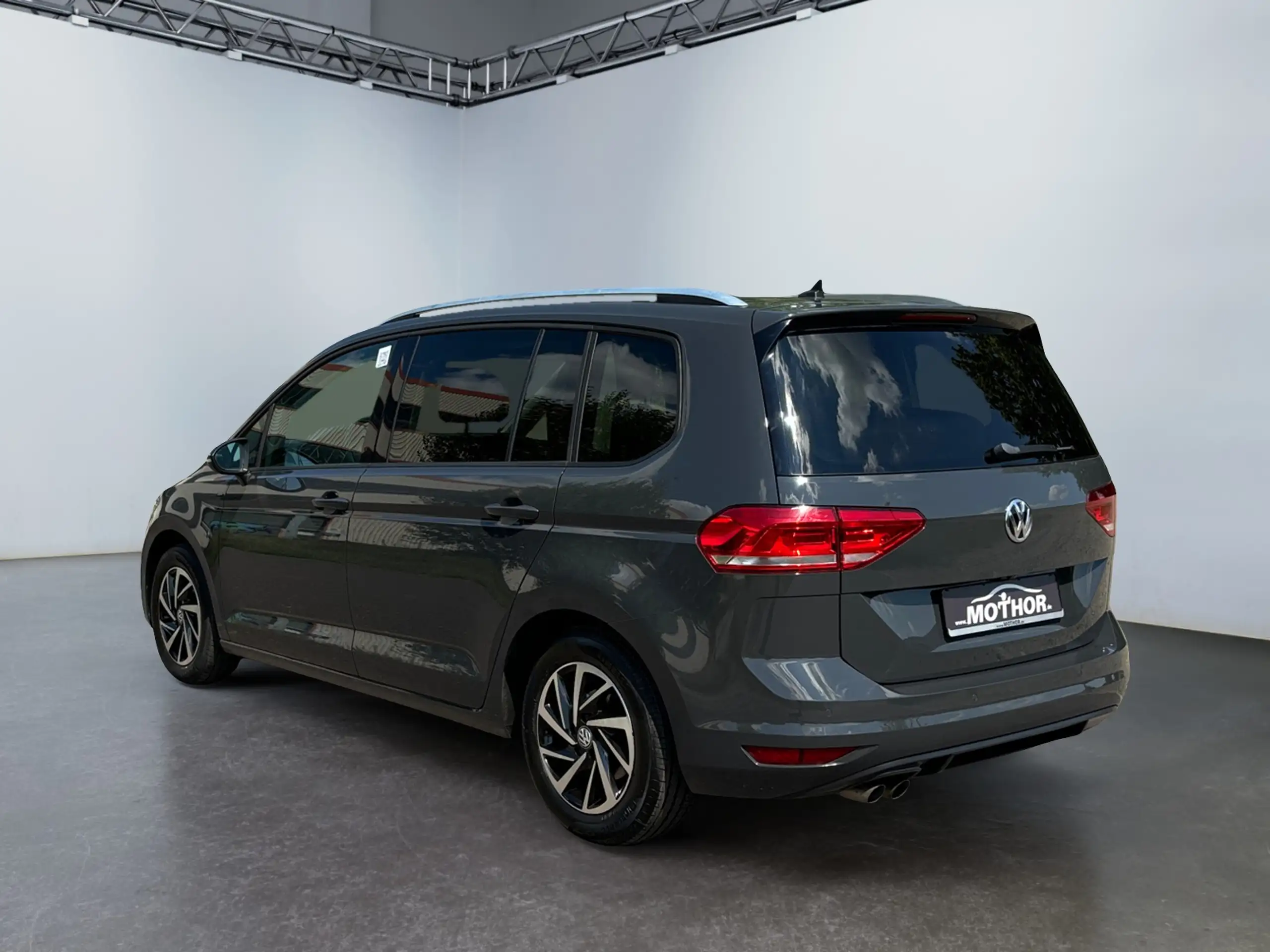 Volkswagen - Touran