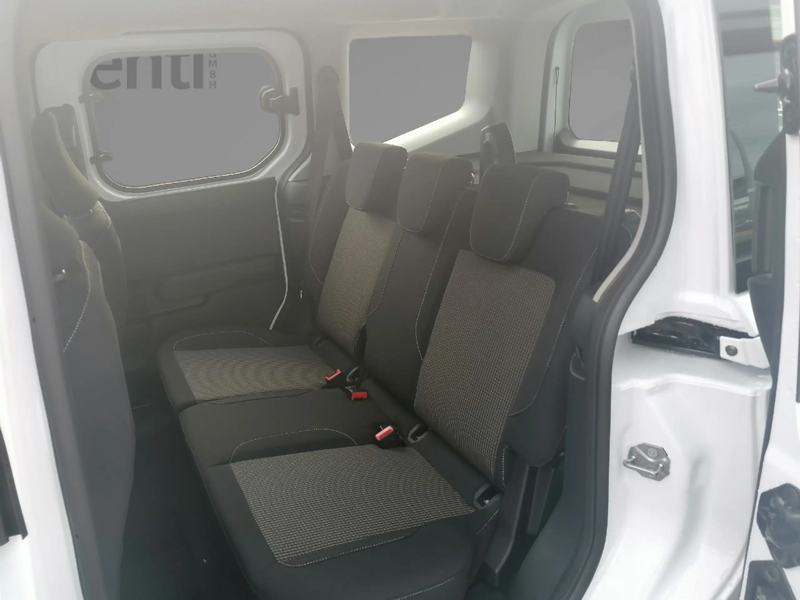 Ford - Tourneo Courier