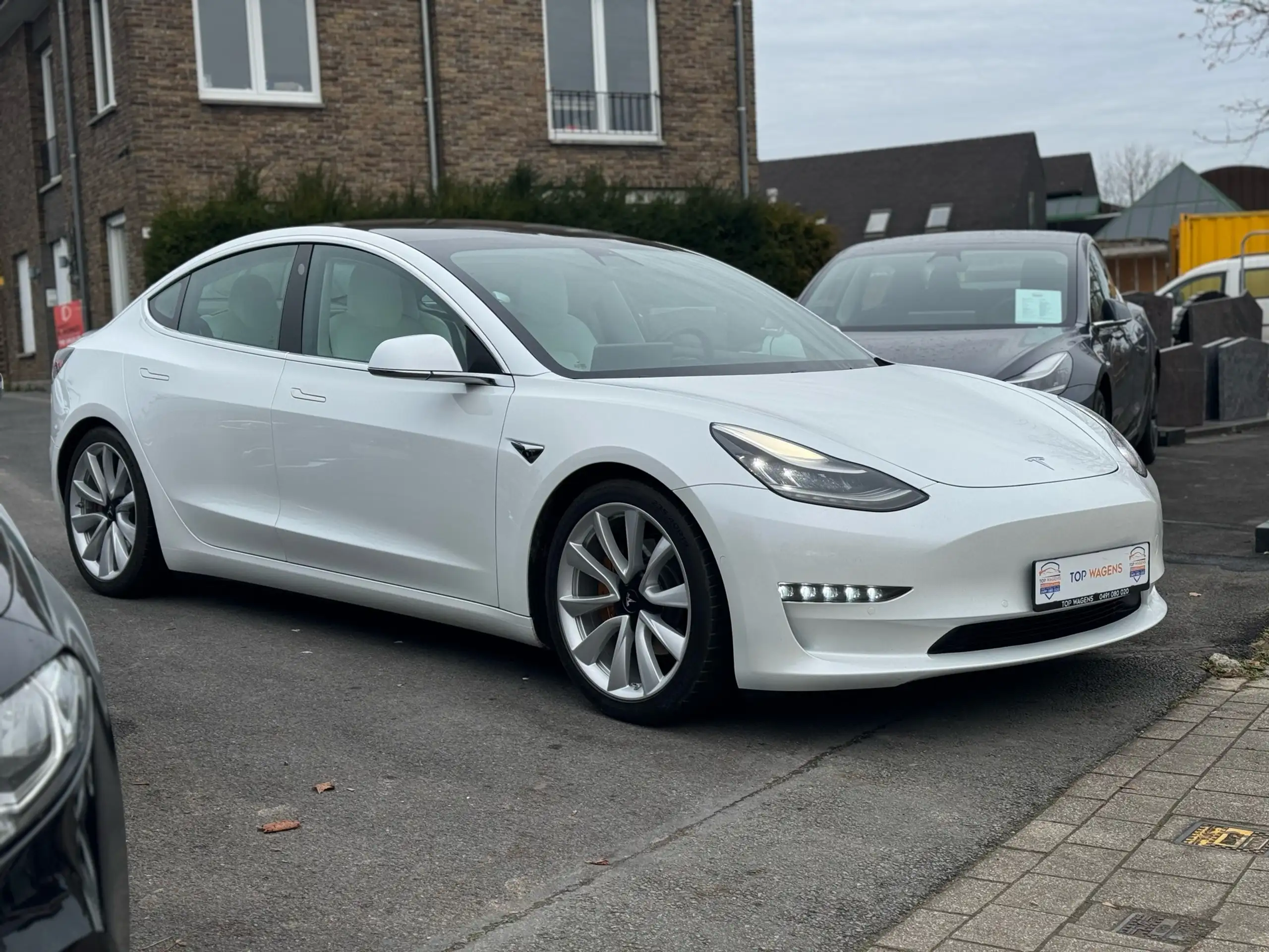 Tesla - Model 3