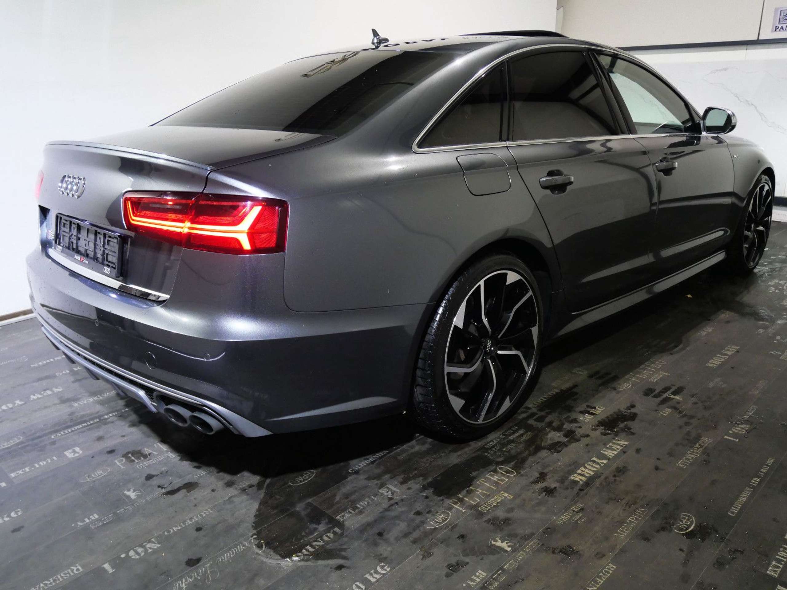 Audi - S6