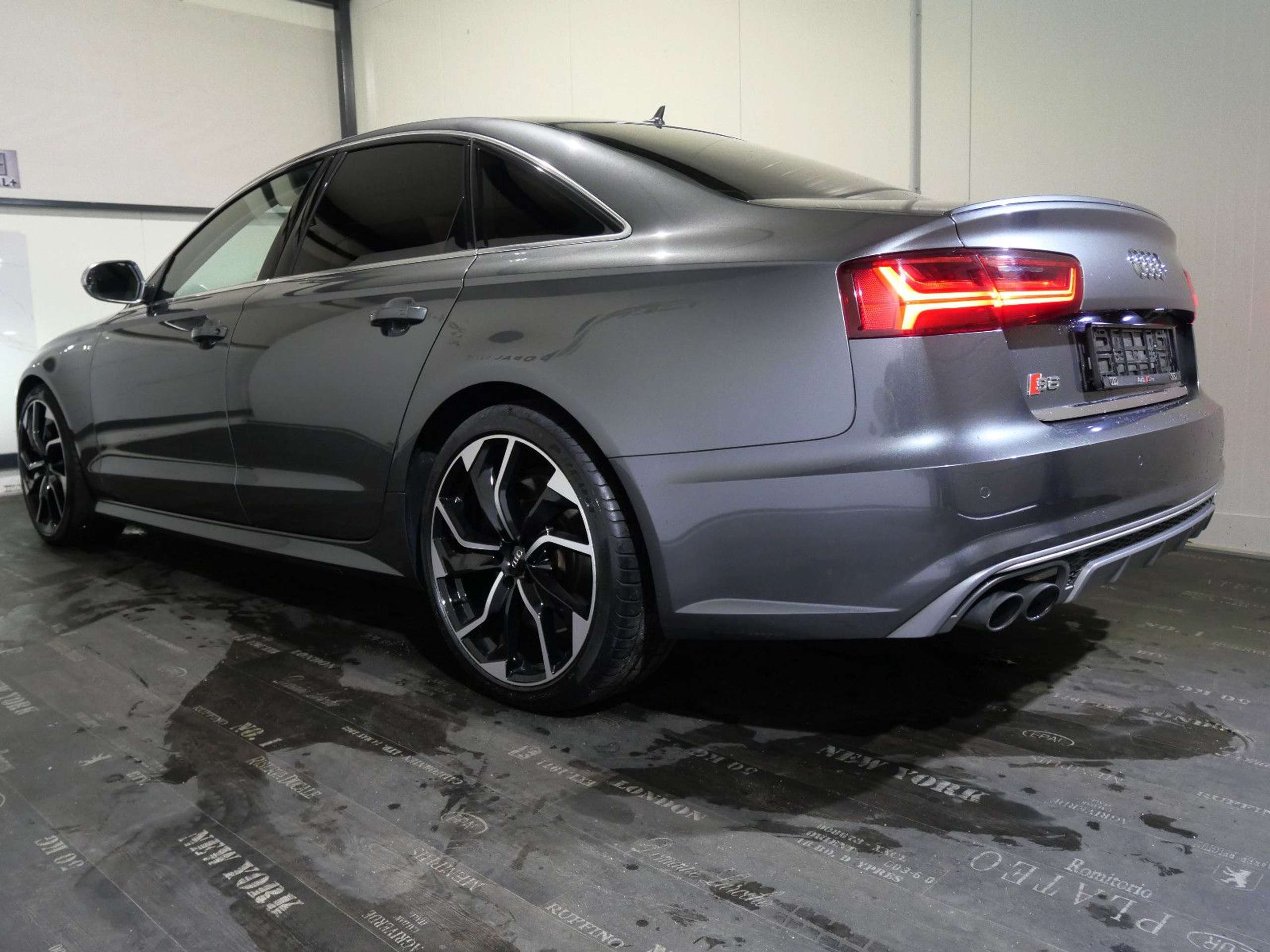 Audi - S6