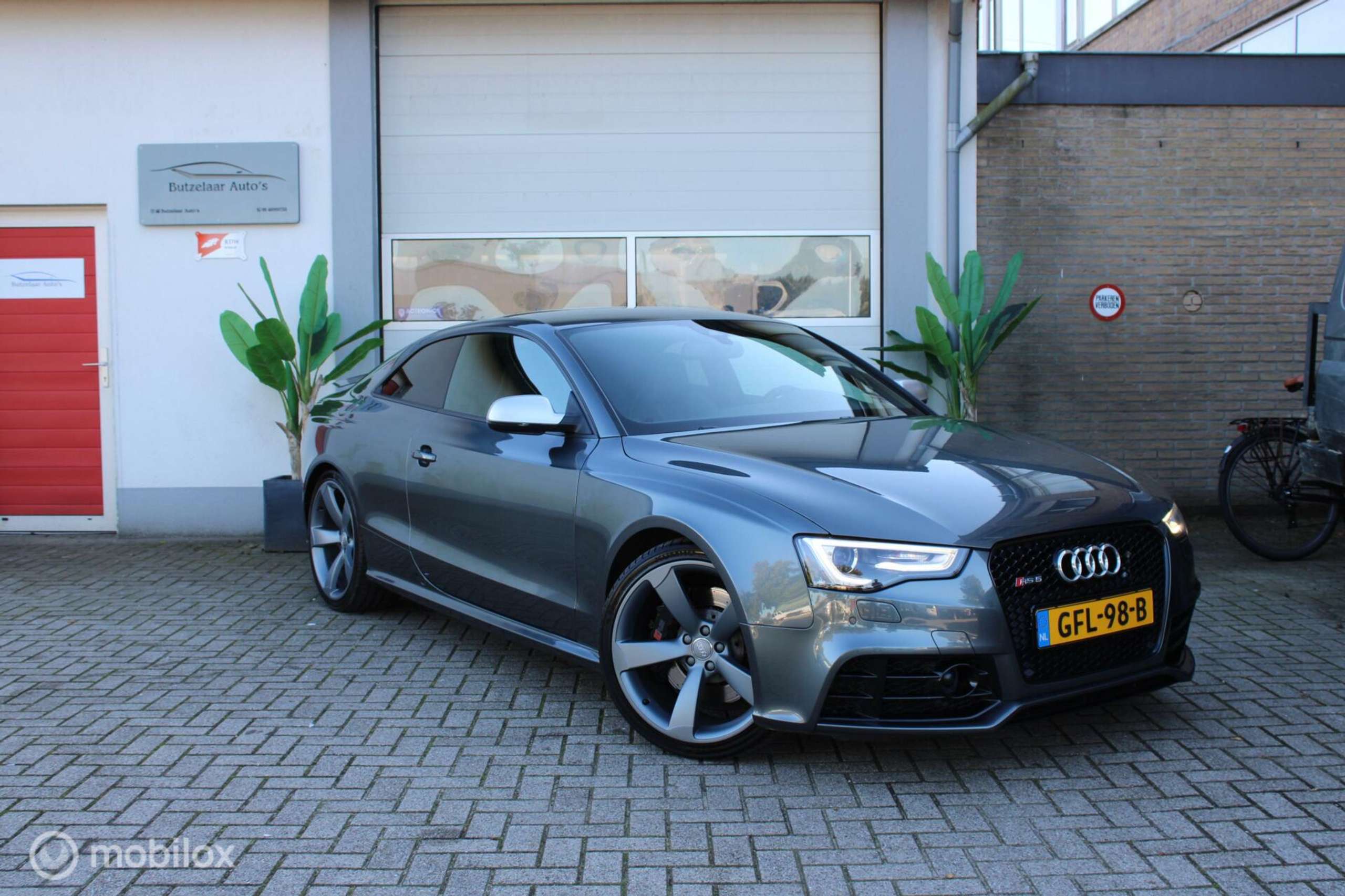 Audi - RS5