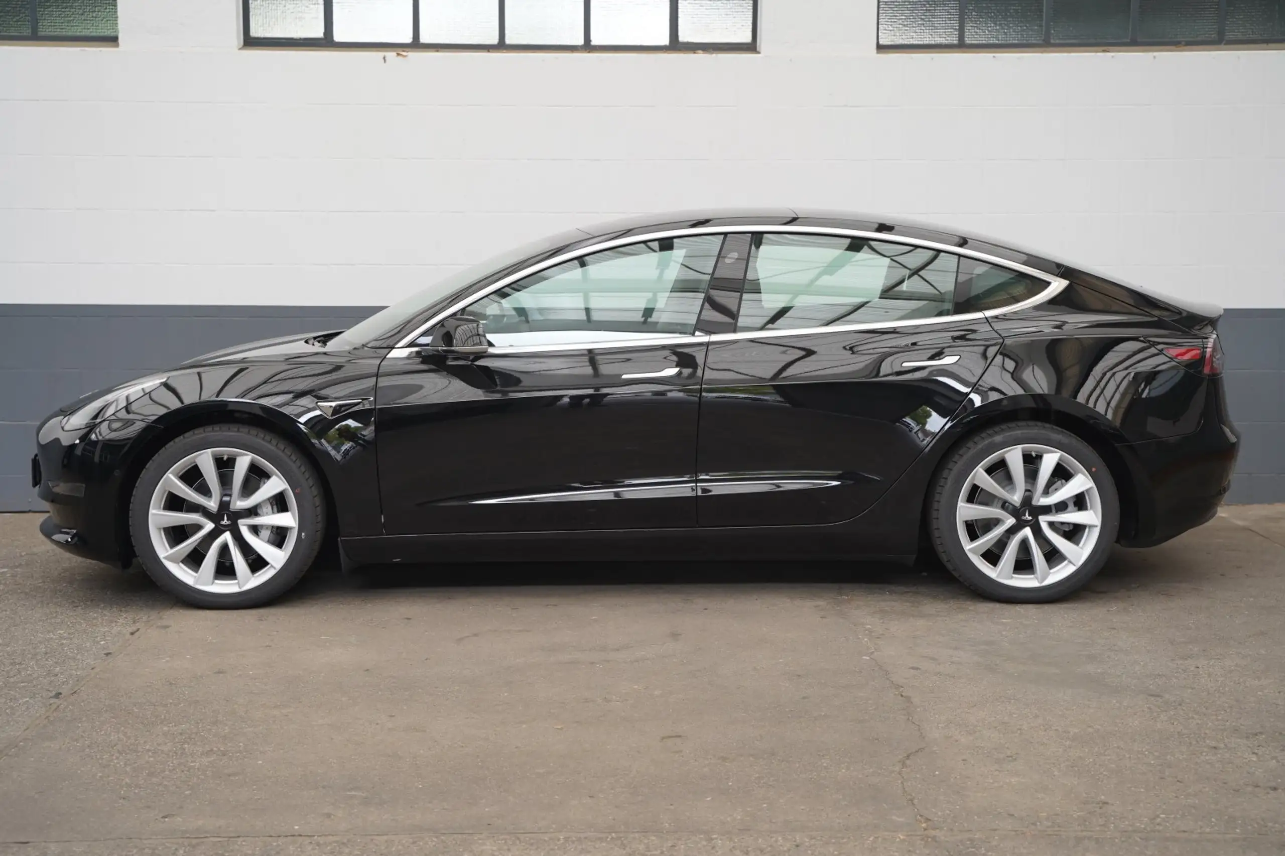 Tesla - Model 3