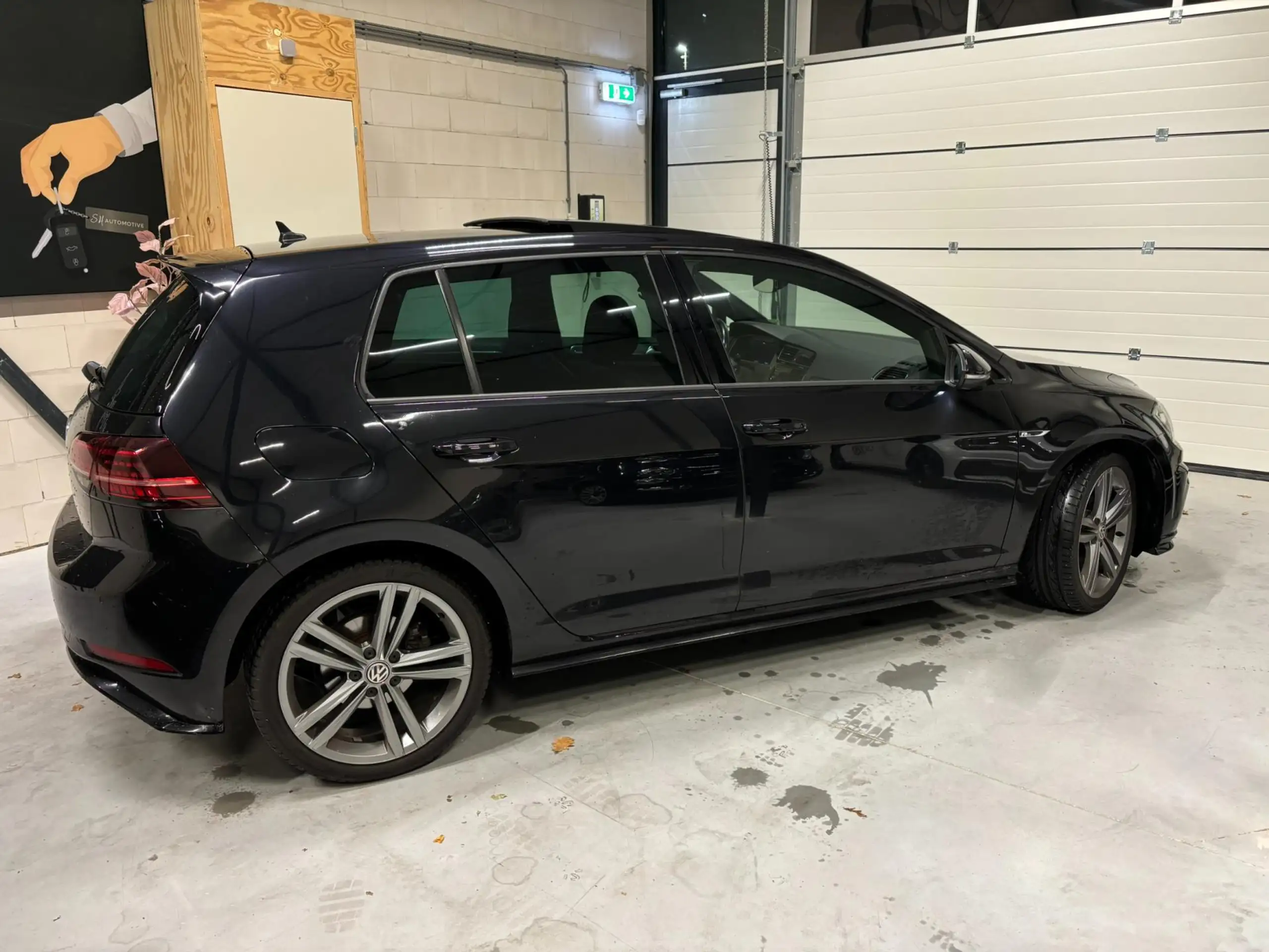 Volkswagen - Golf