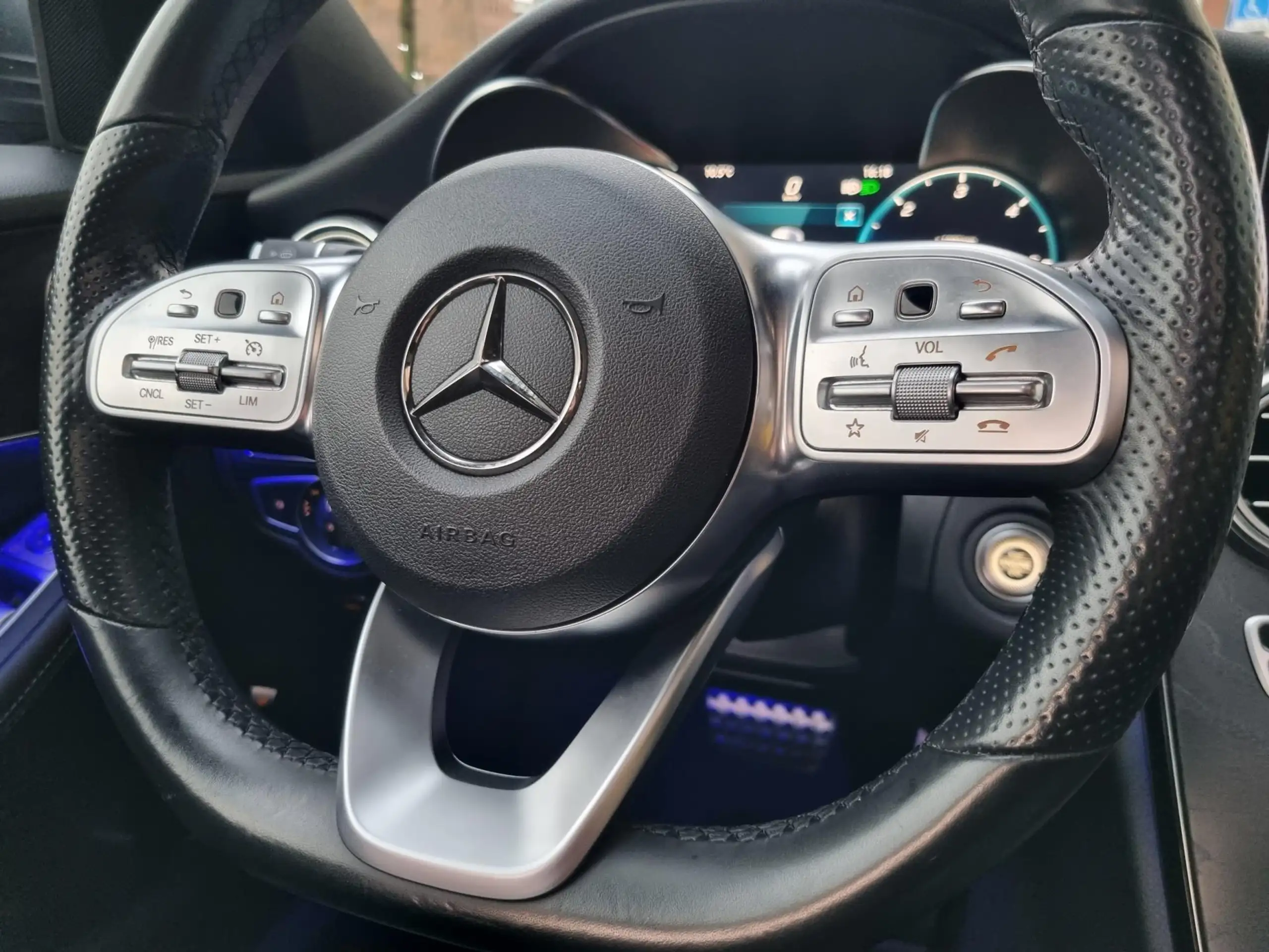 Mercedes-Benz - C 220