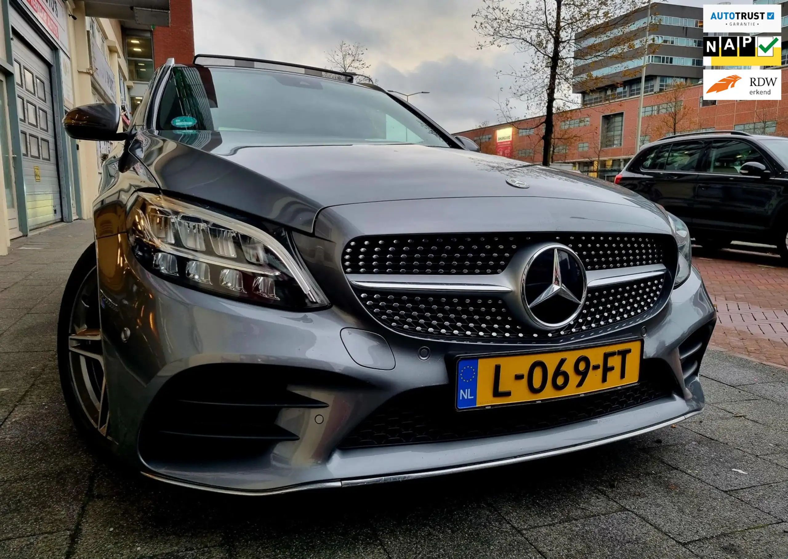 Mercedes-Benz - C 220