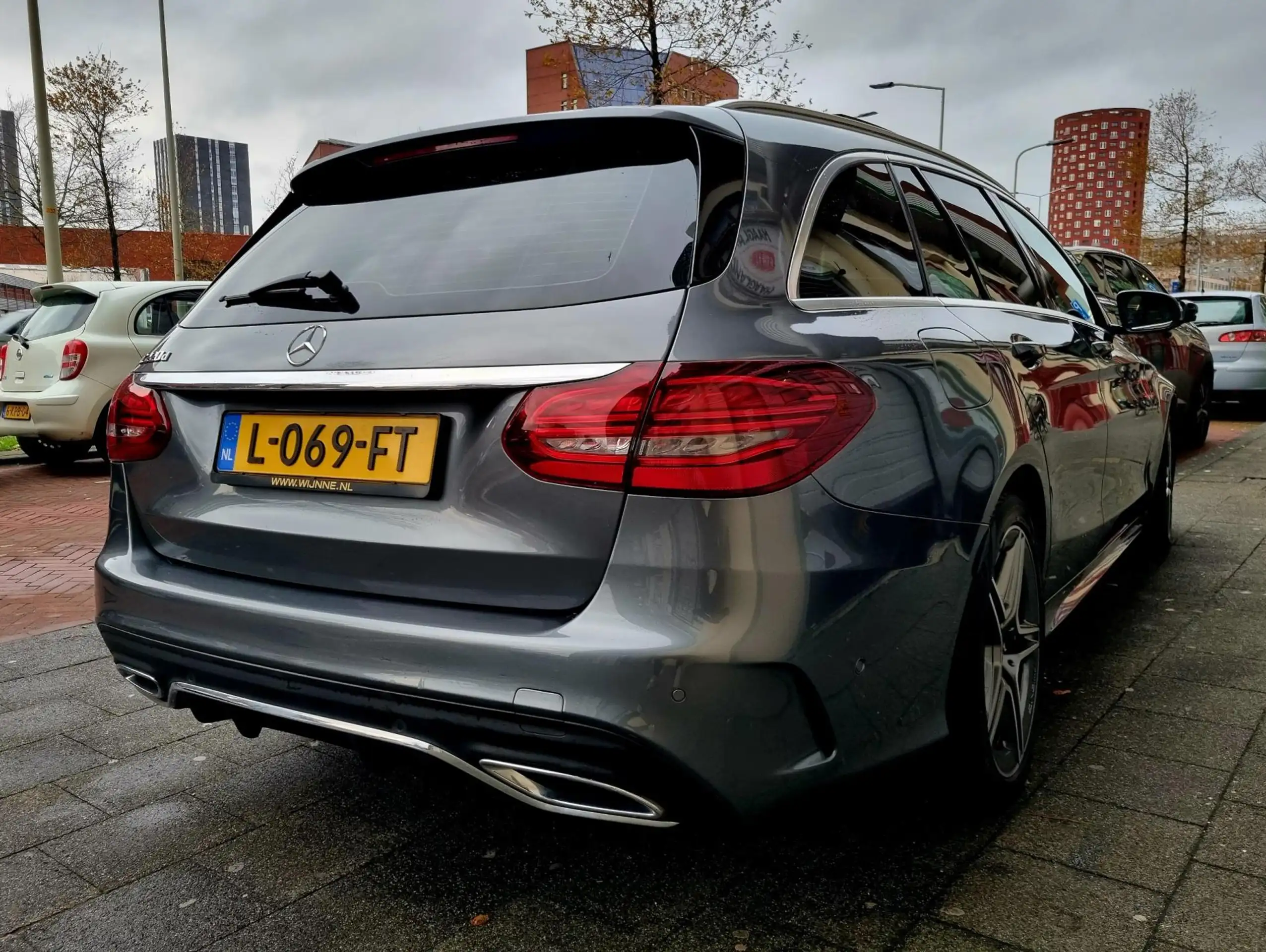 Mercedes-Benz - C 220