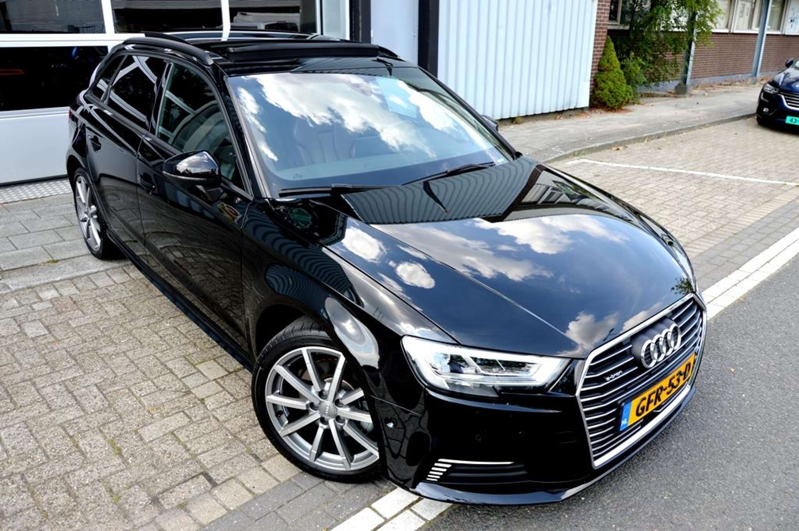 Audi - A3