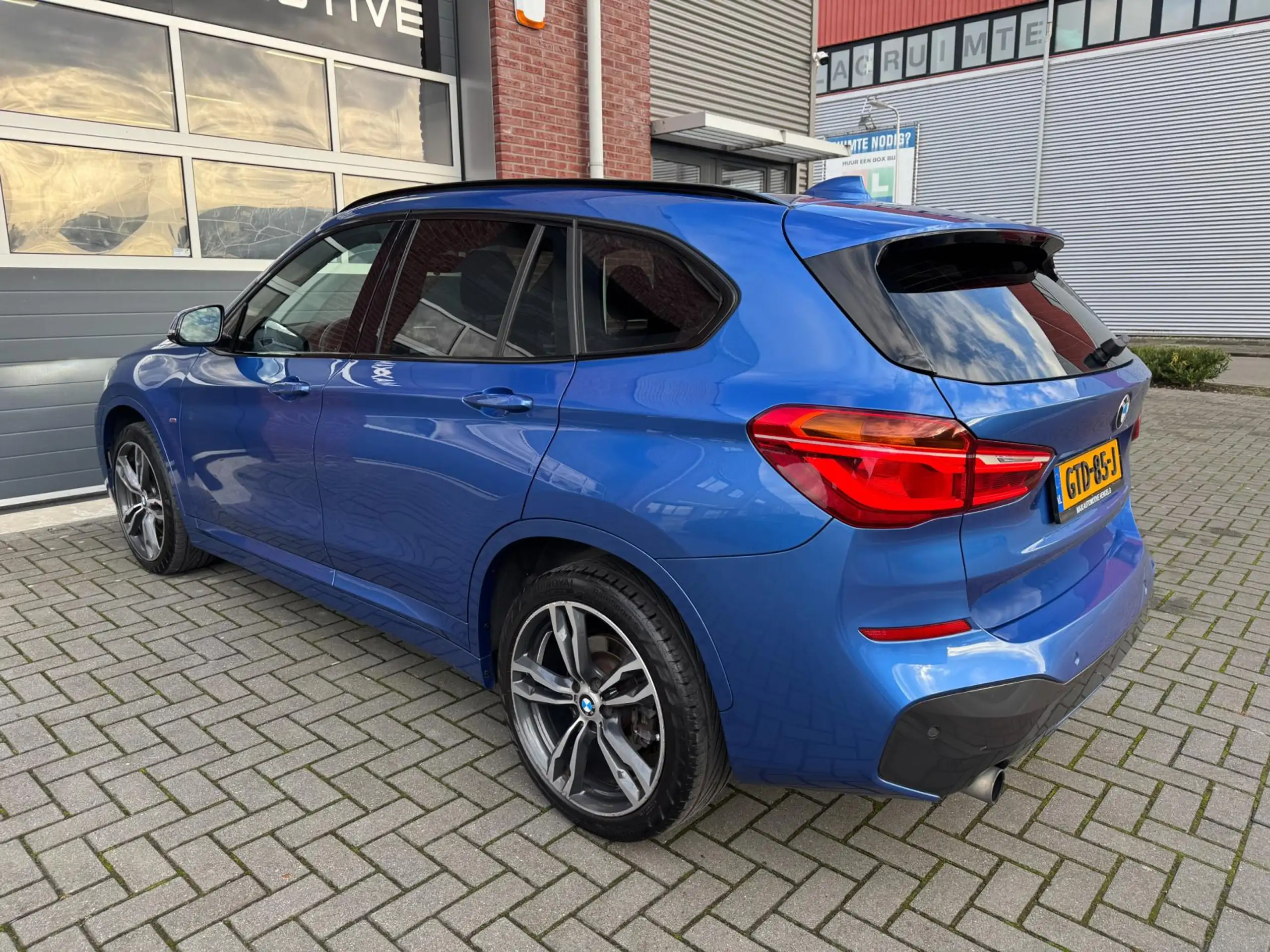 BMW - X1