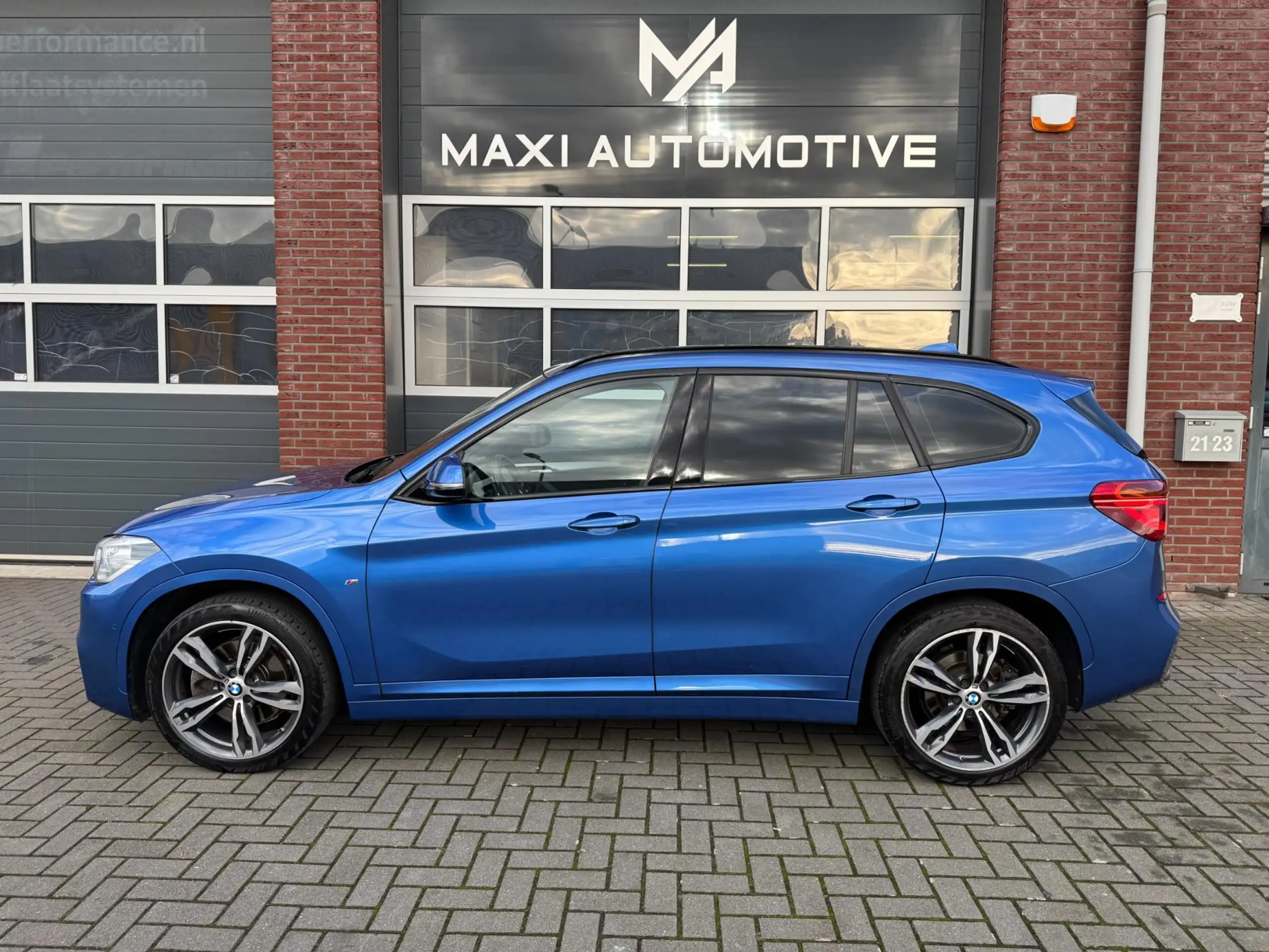 BMW - X1