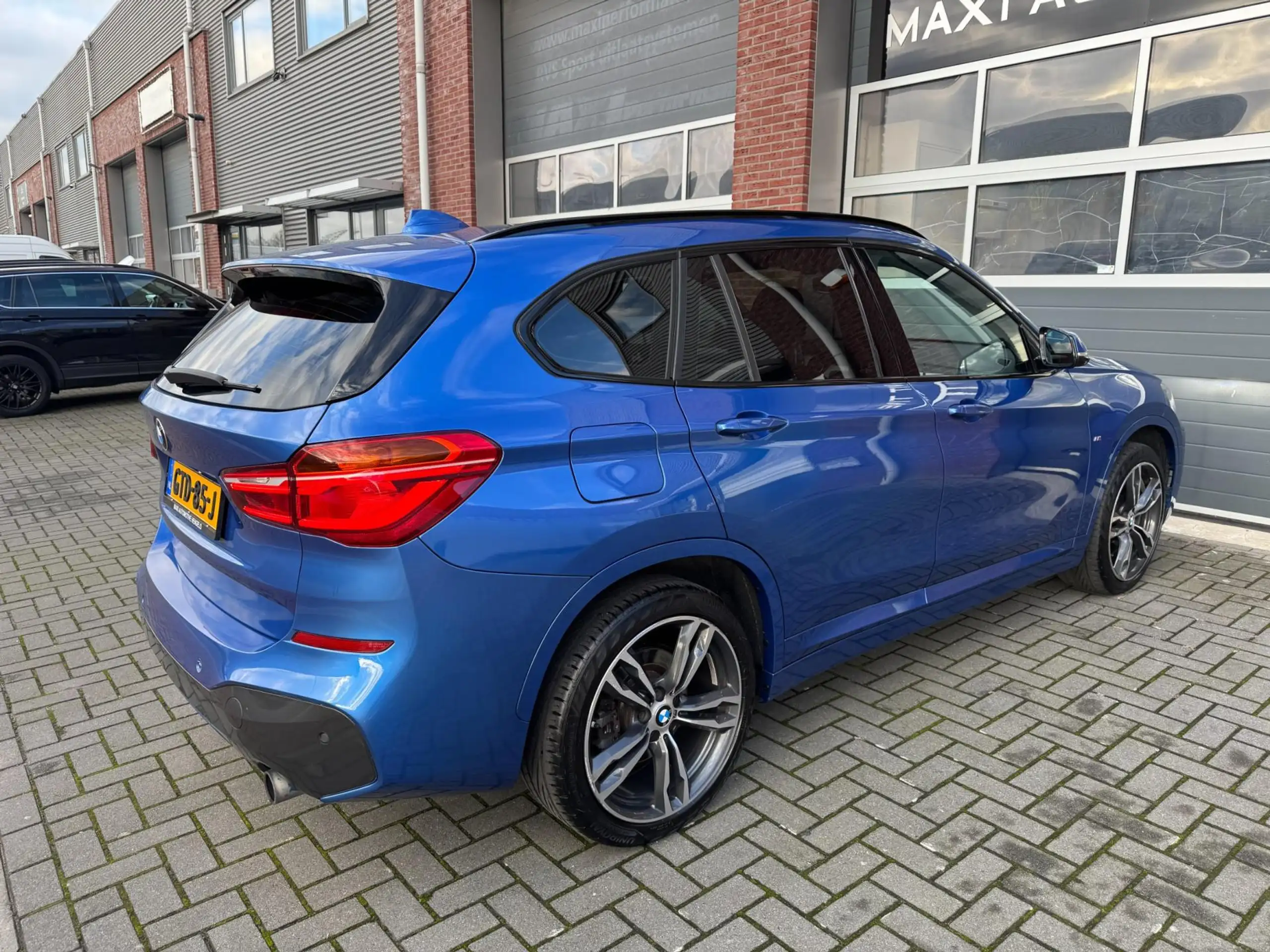 BMW - X1