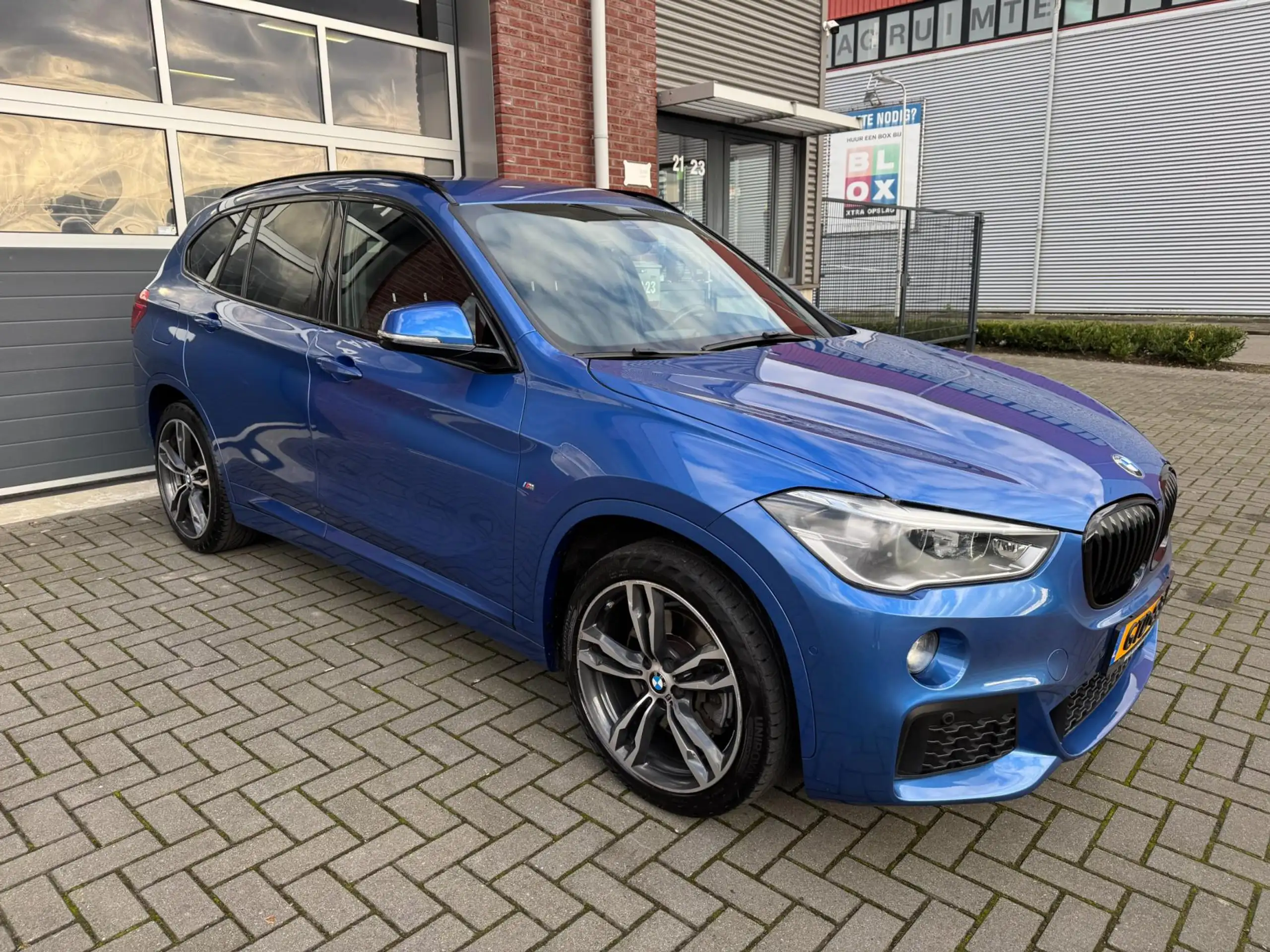 BMW - X1