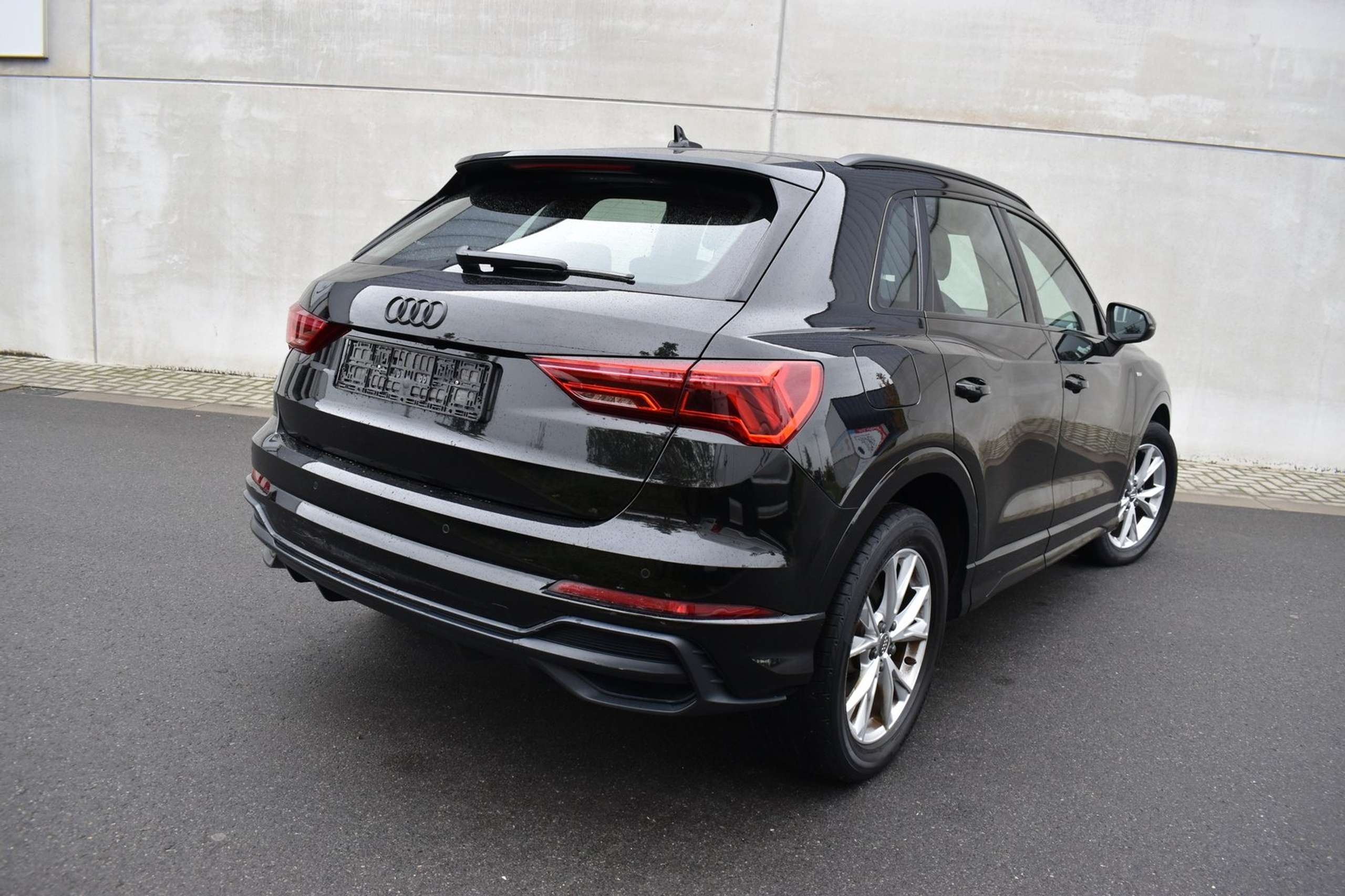 Audi - Q3