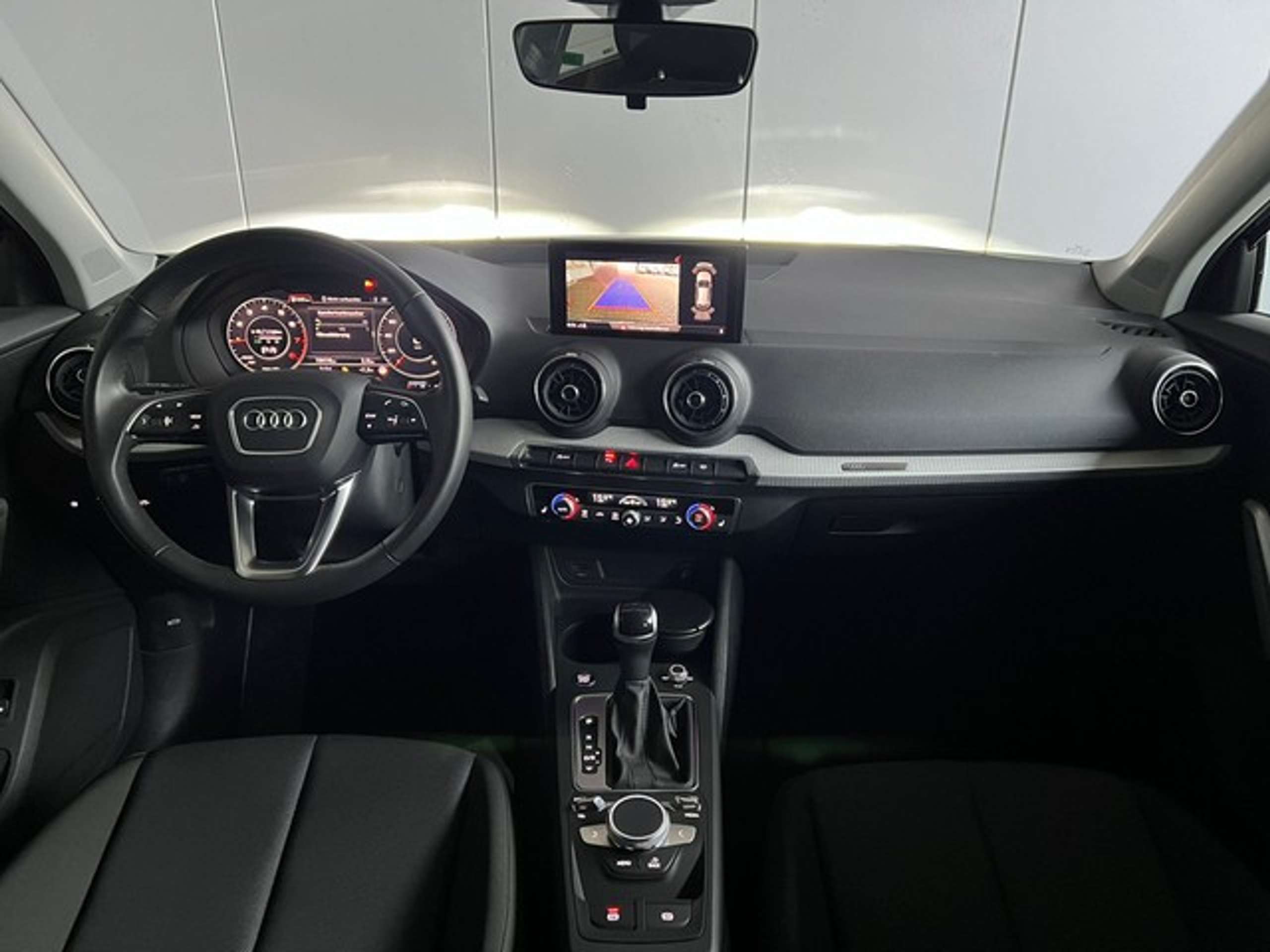 Audi - Q2