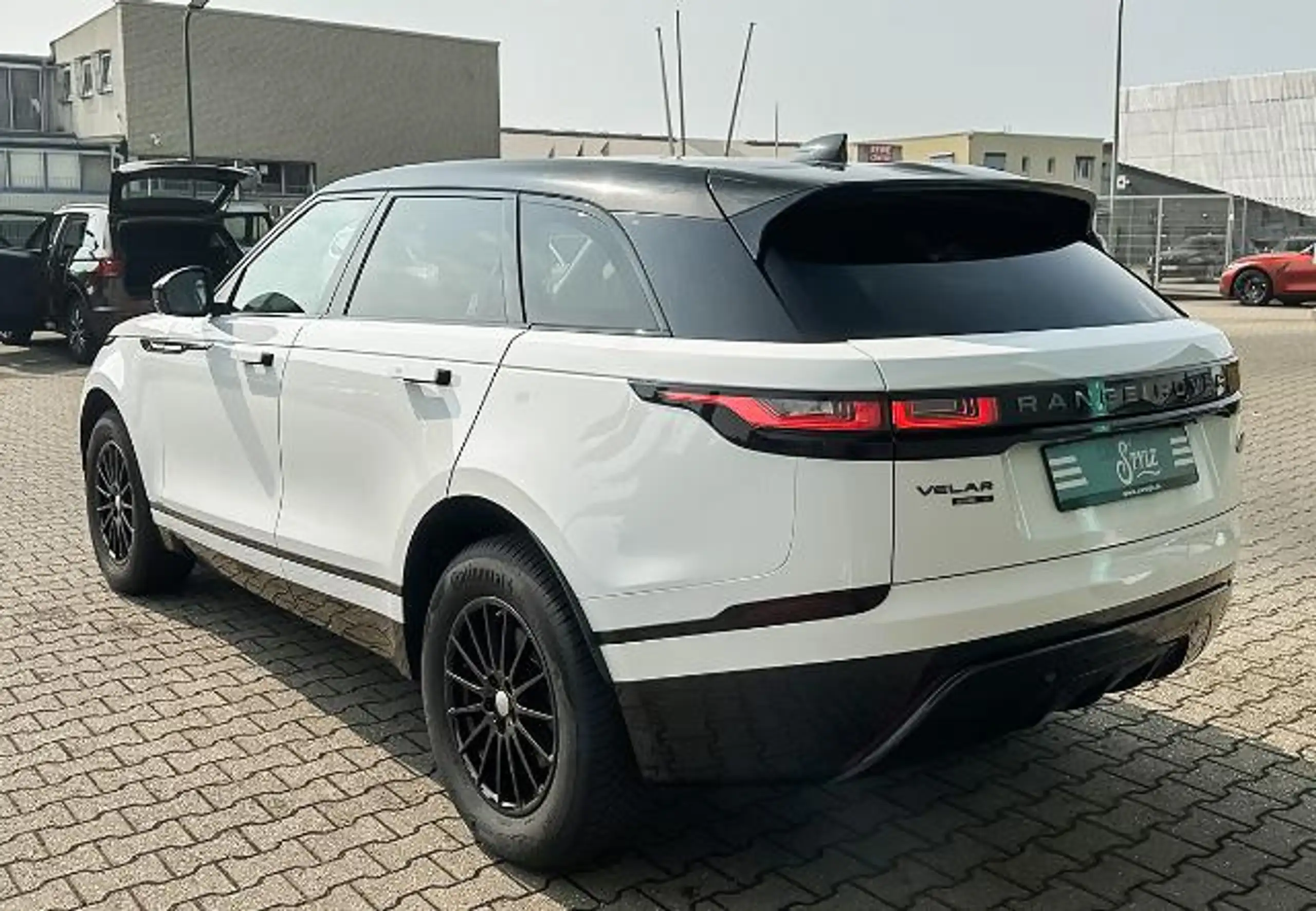 Land Rover - Range Rover Velar