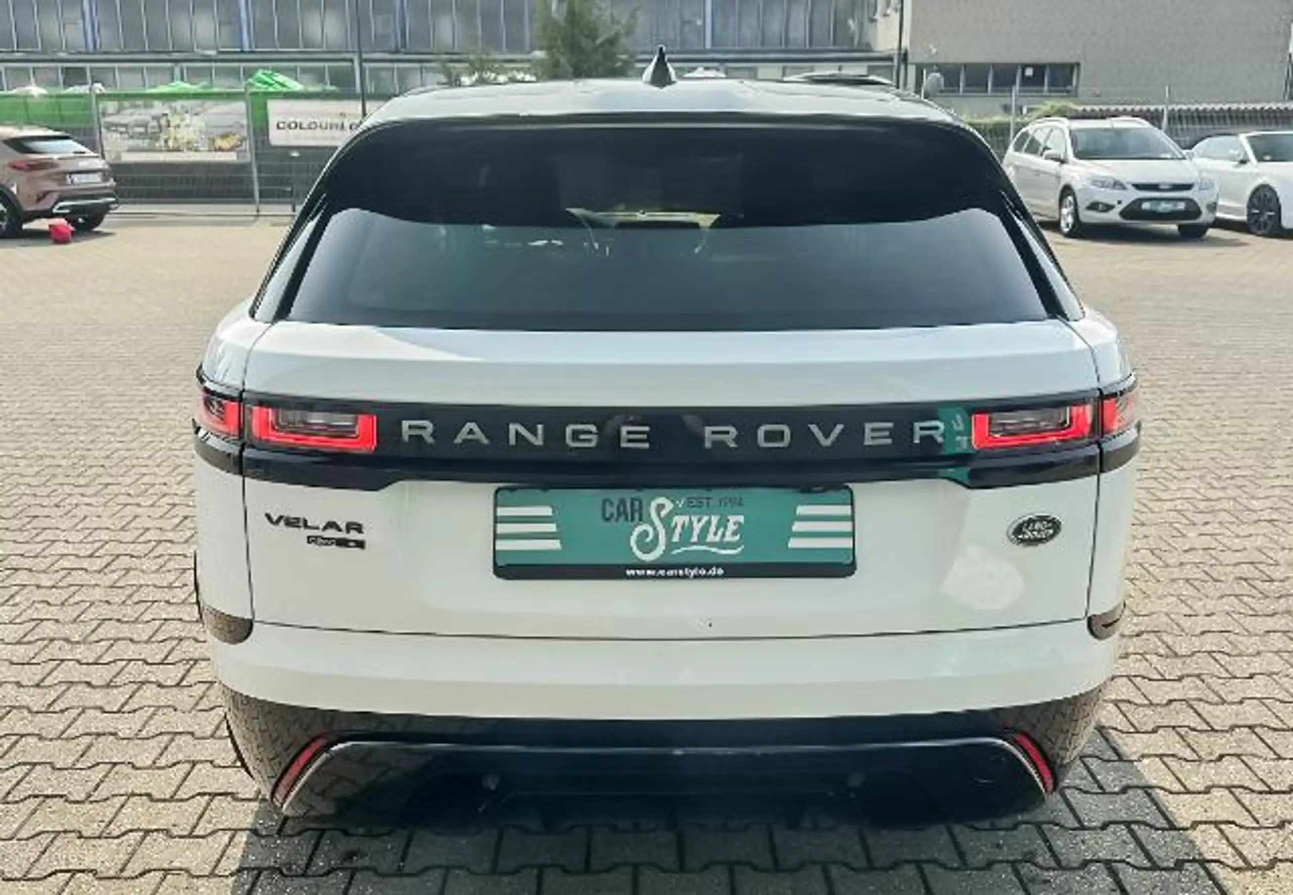 Land Rover - Range Rover Velar