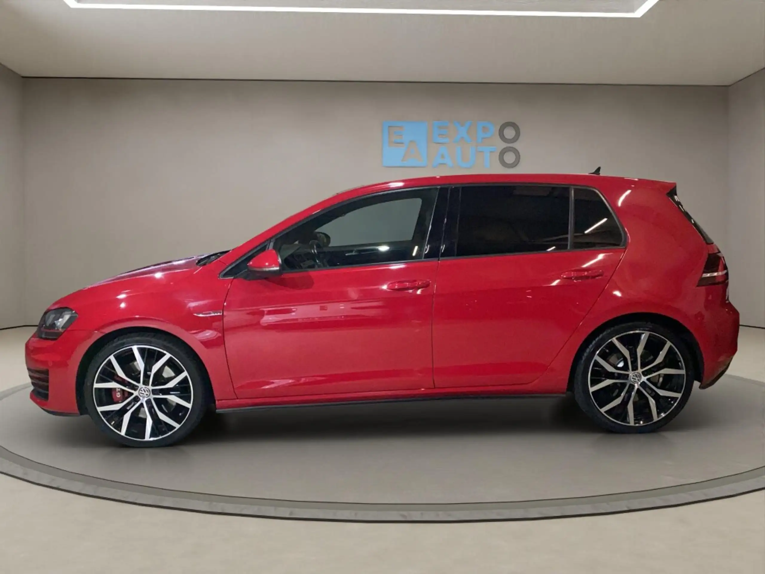 Volkswagen - Golf GTI