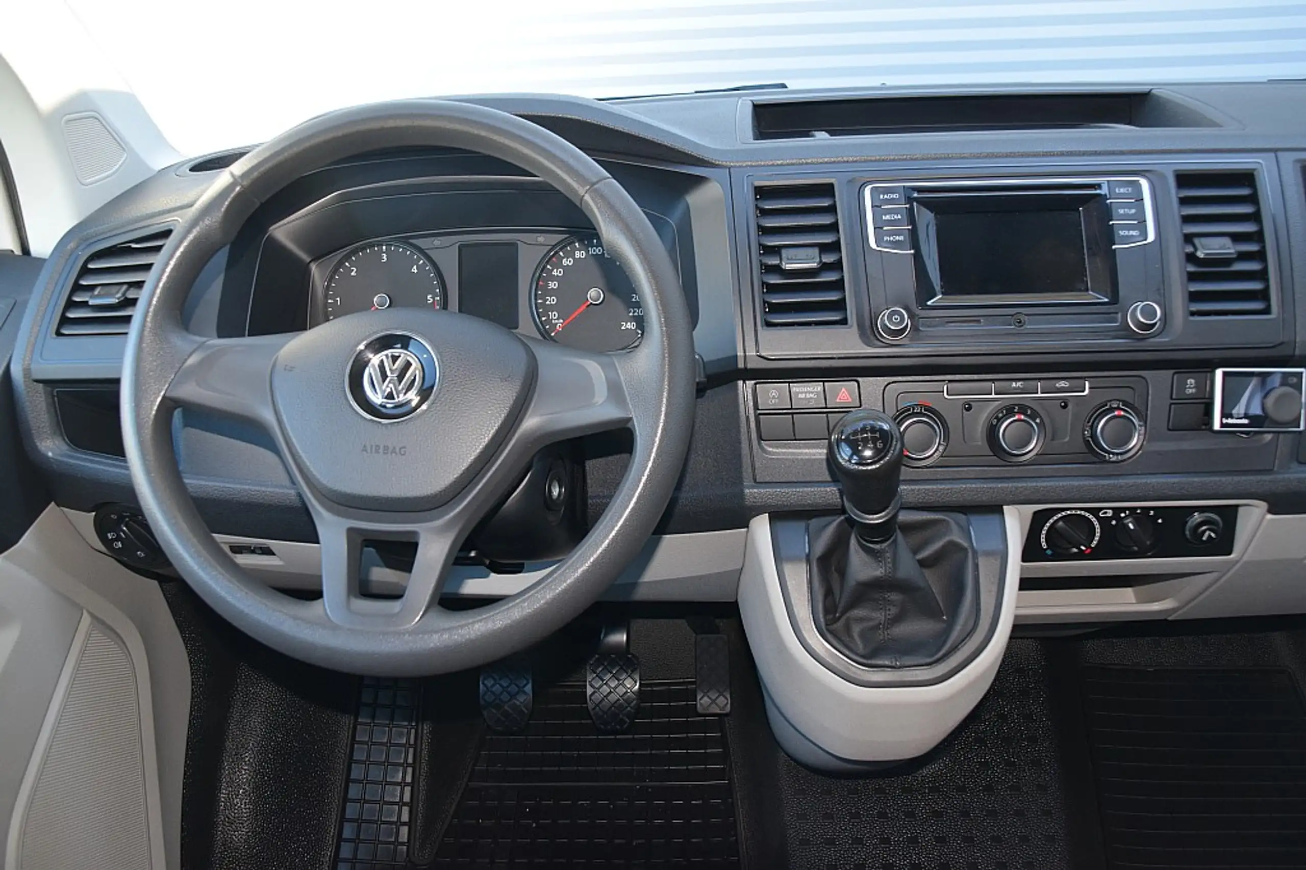 Volkswagen - T6 Transporter