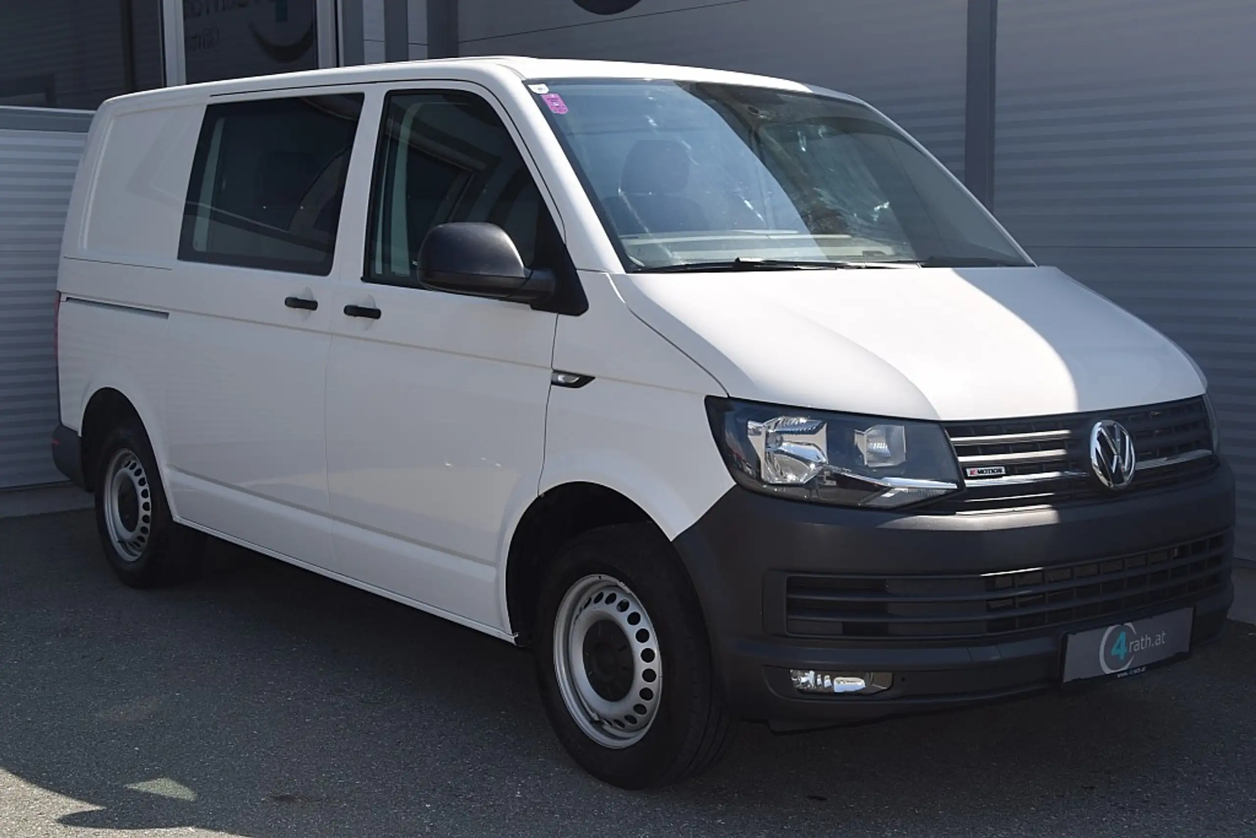 Volkswagen - T6 Transporter