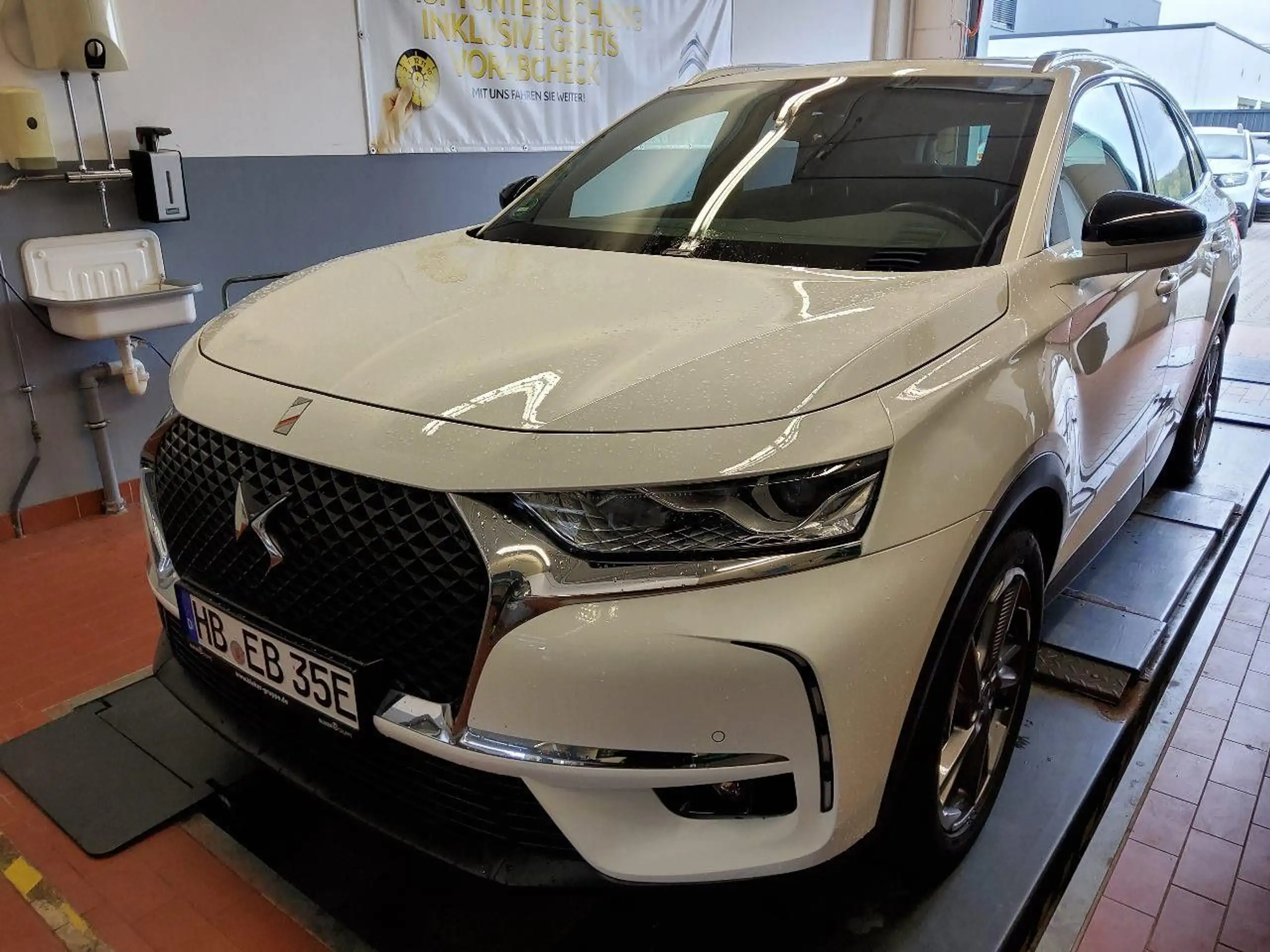 DS Automobiles - DS 7 Crossback