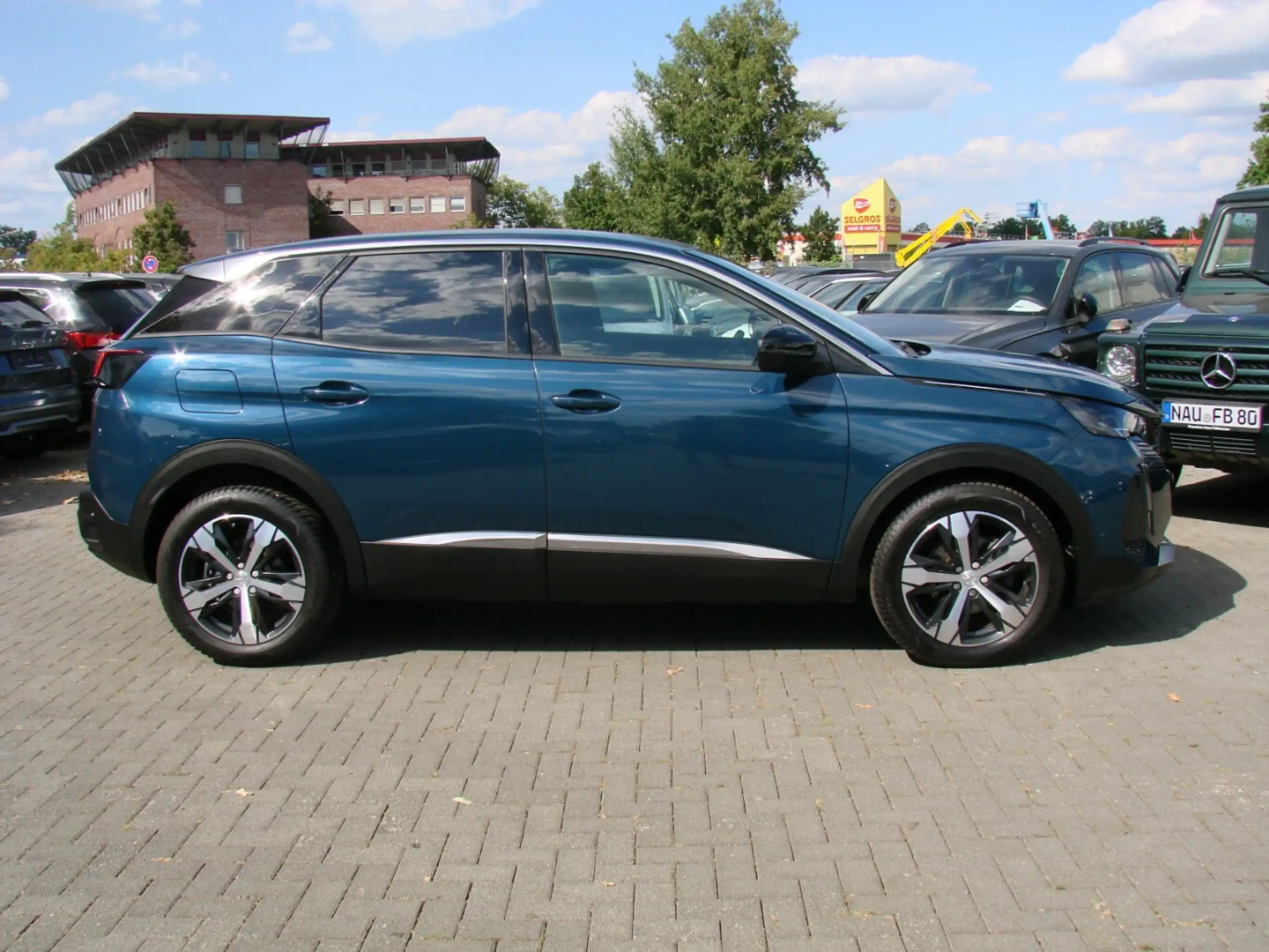 Peugeot - 3008