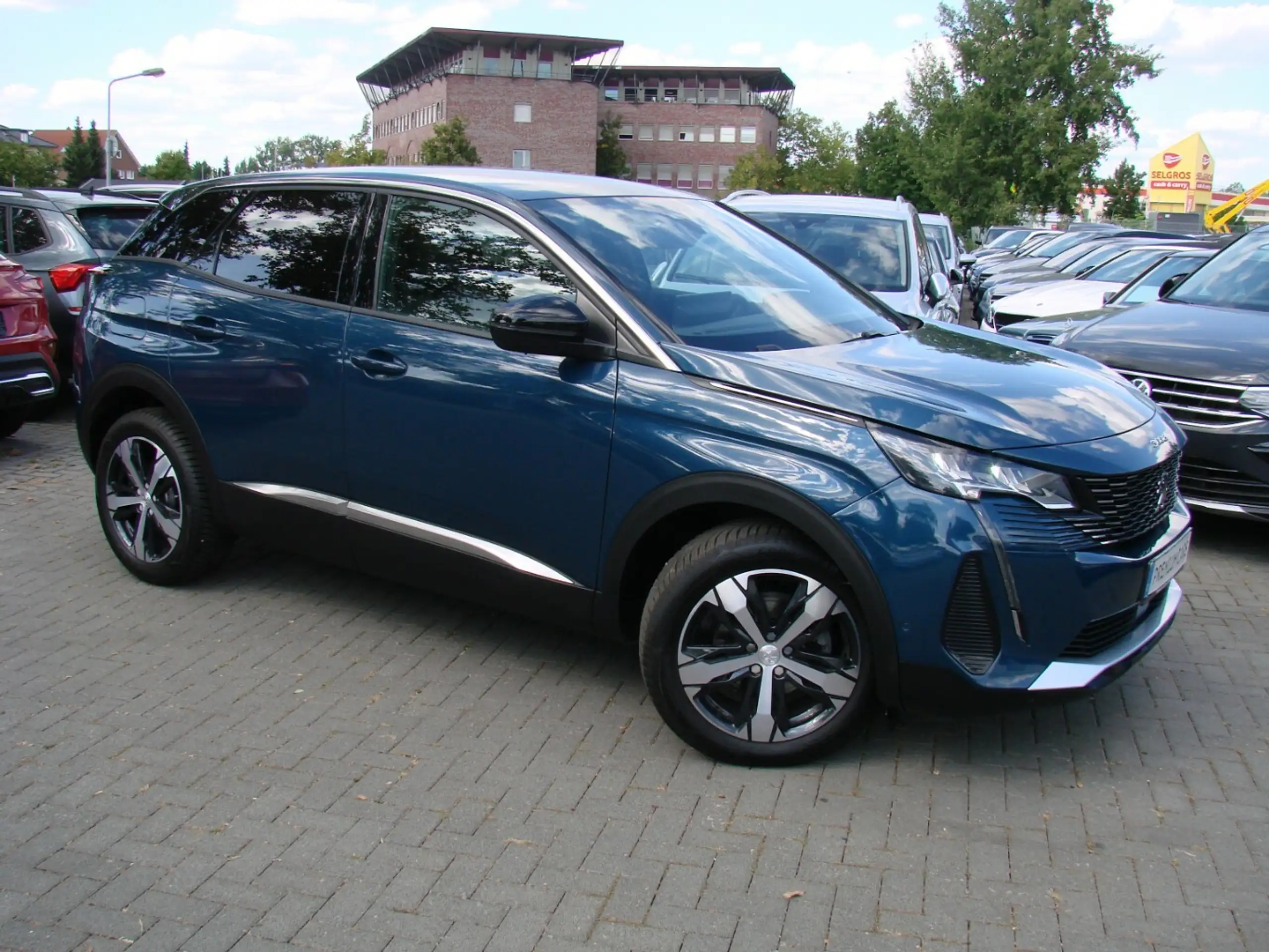 Peugeot - 3008