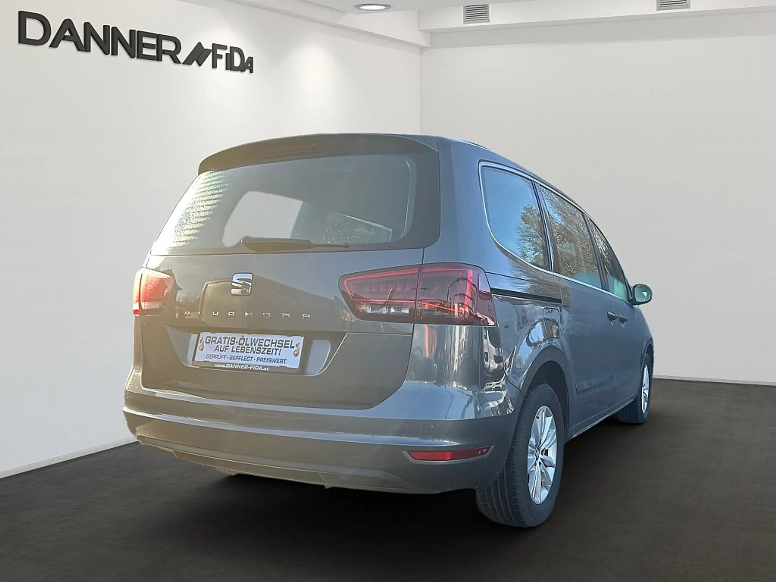 SEAT - Alhambra