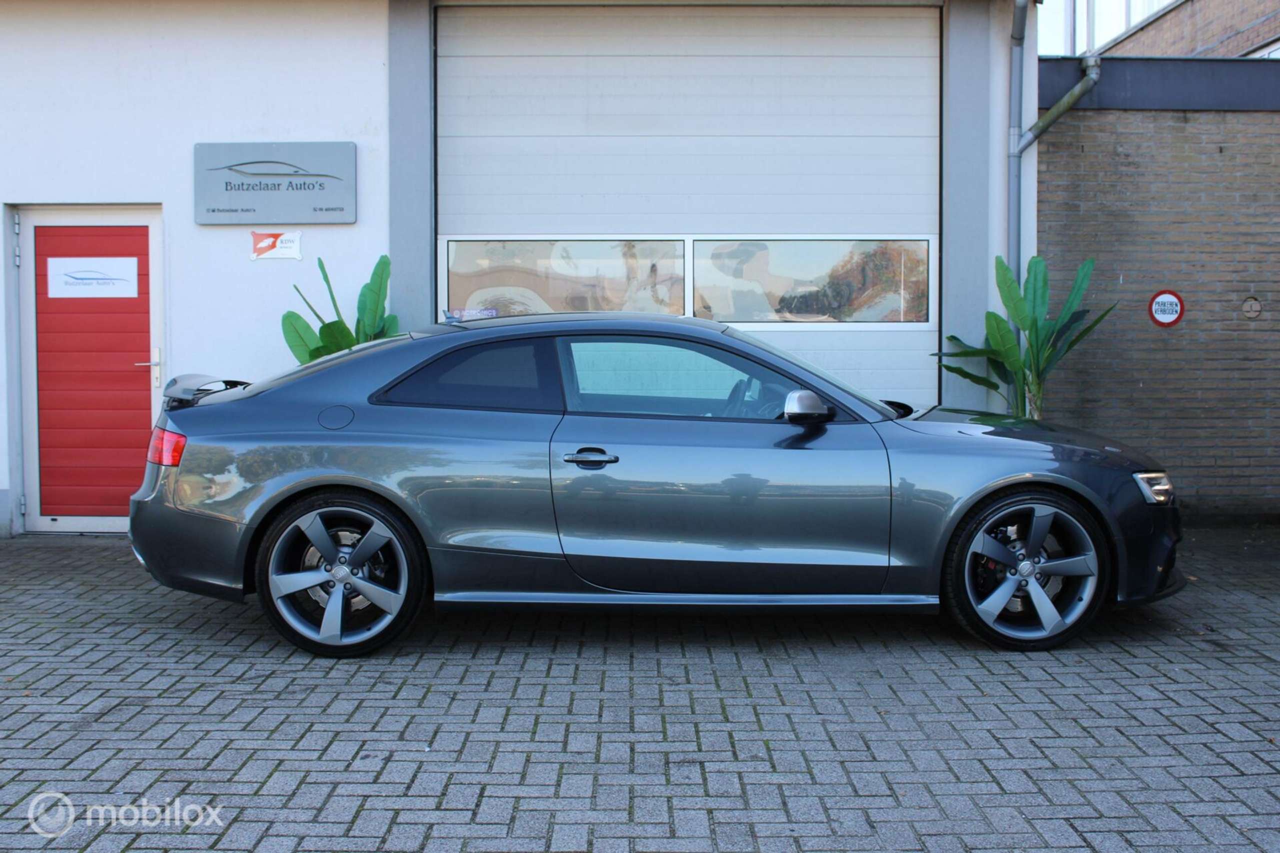 Audi - RS5