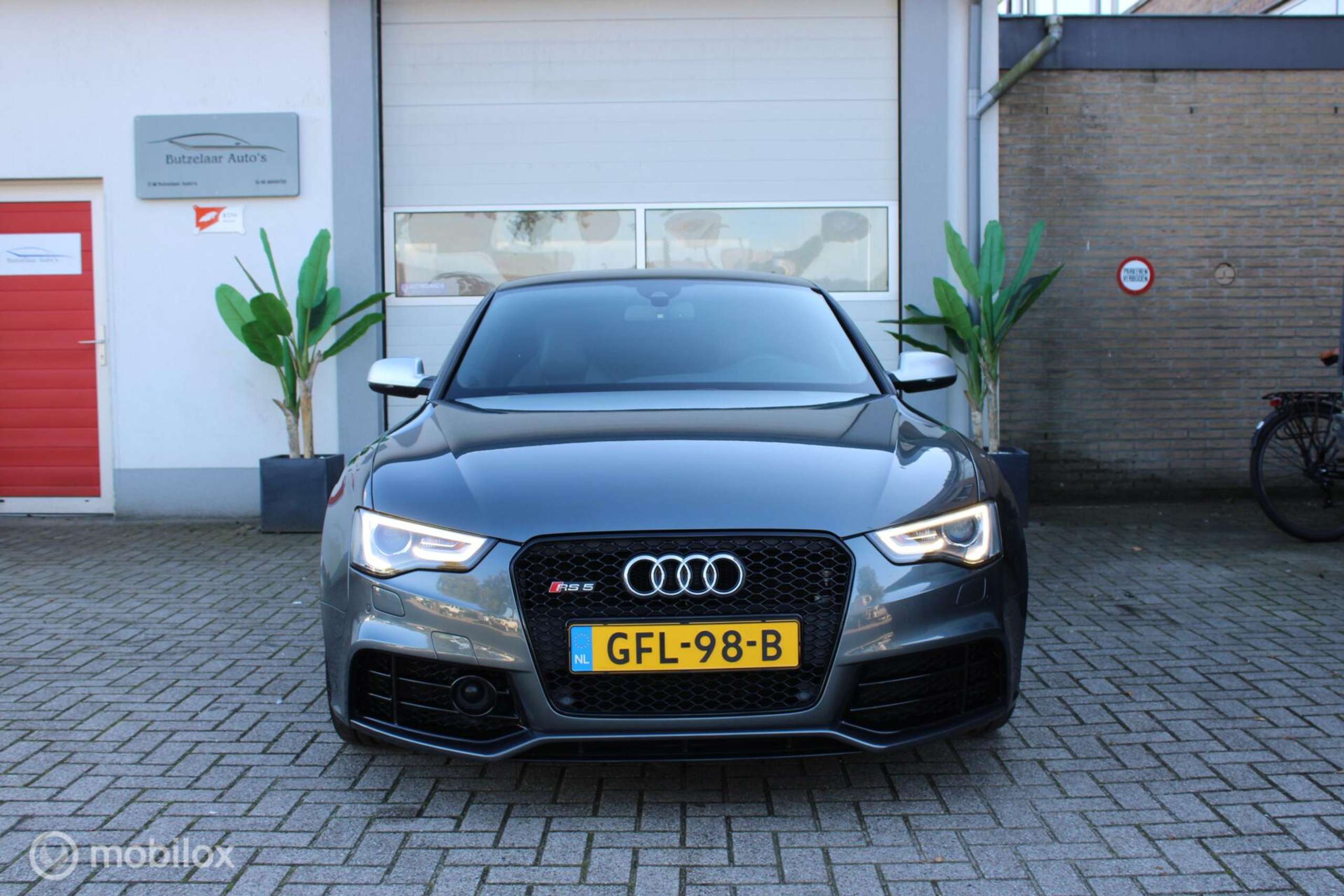 Audi - RS5