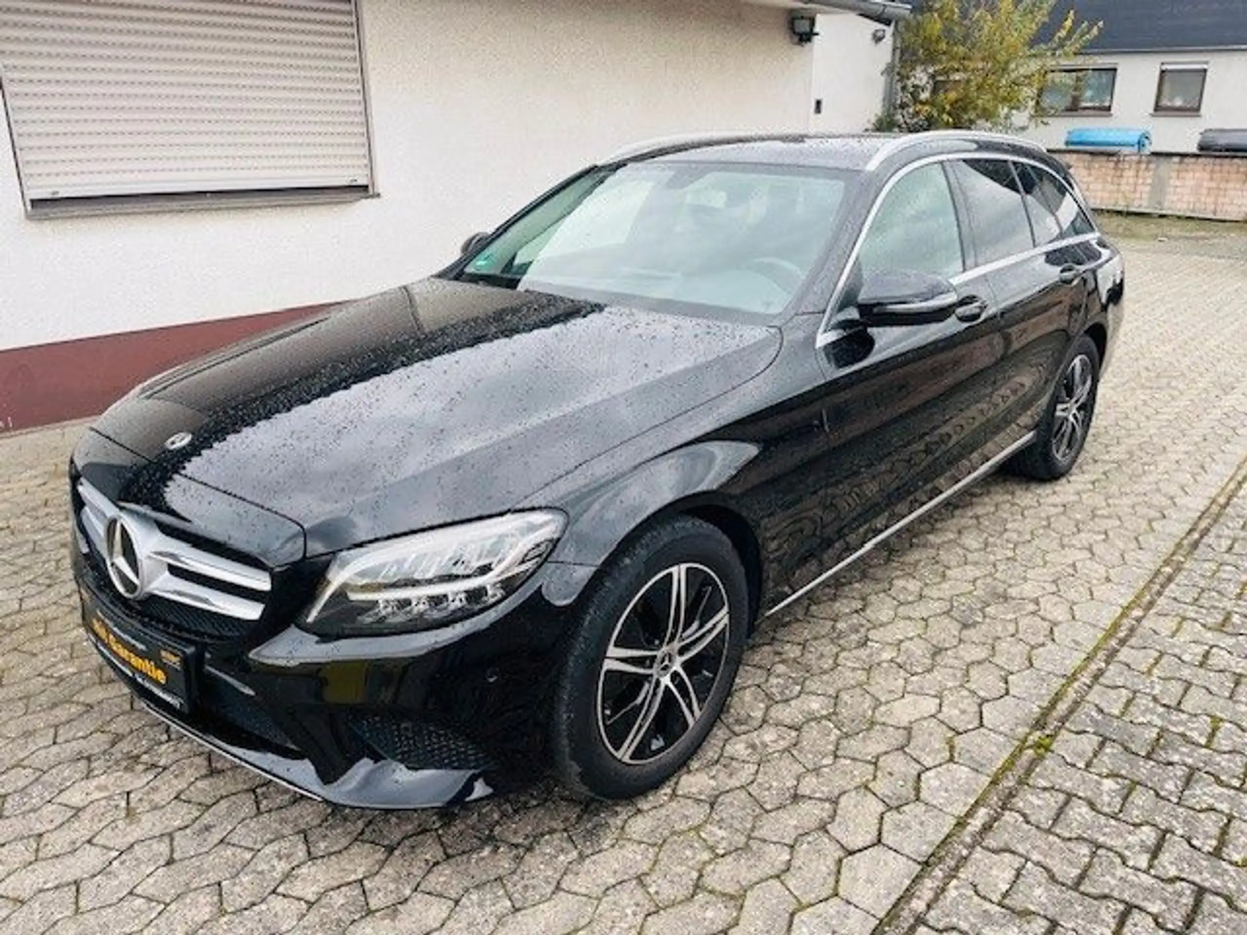 Mercedes-Benz - C 200