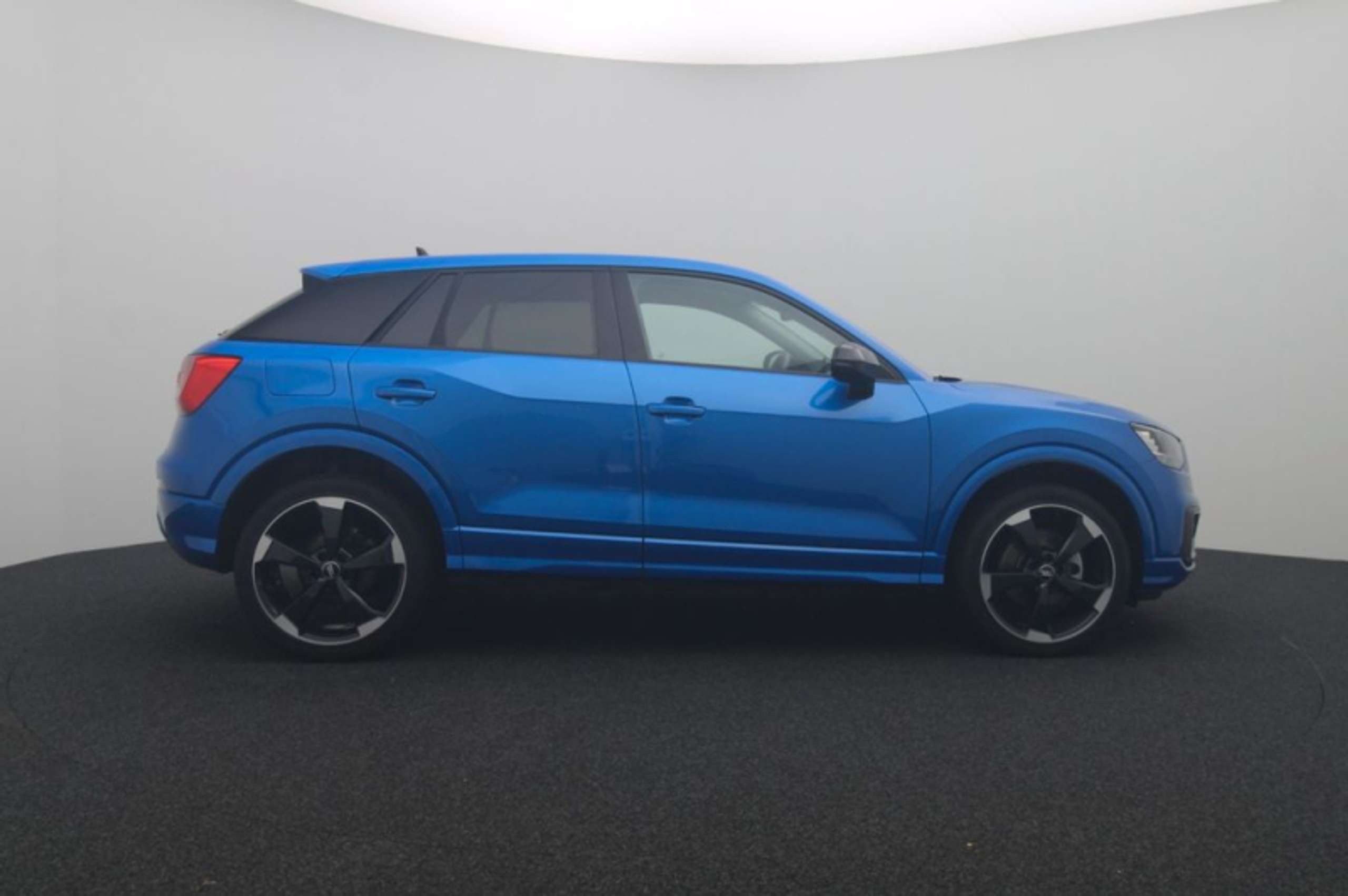 Audi - Q2