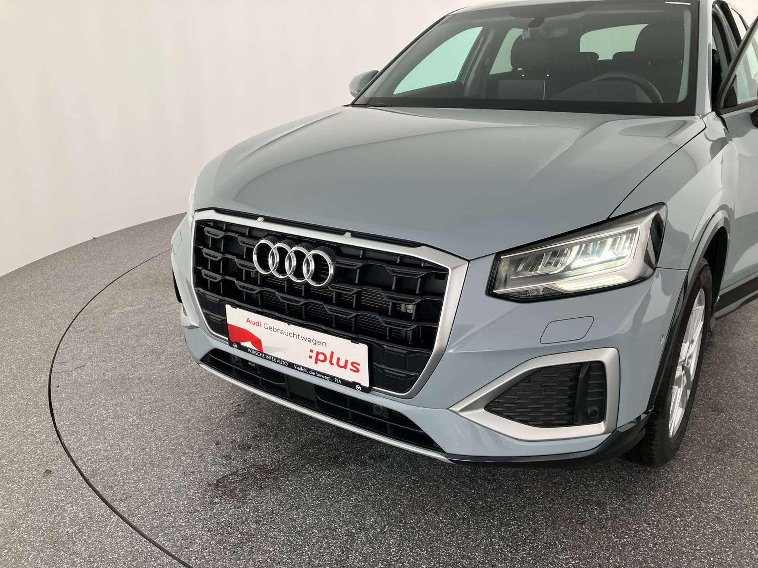 Audi - Q2