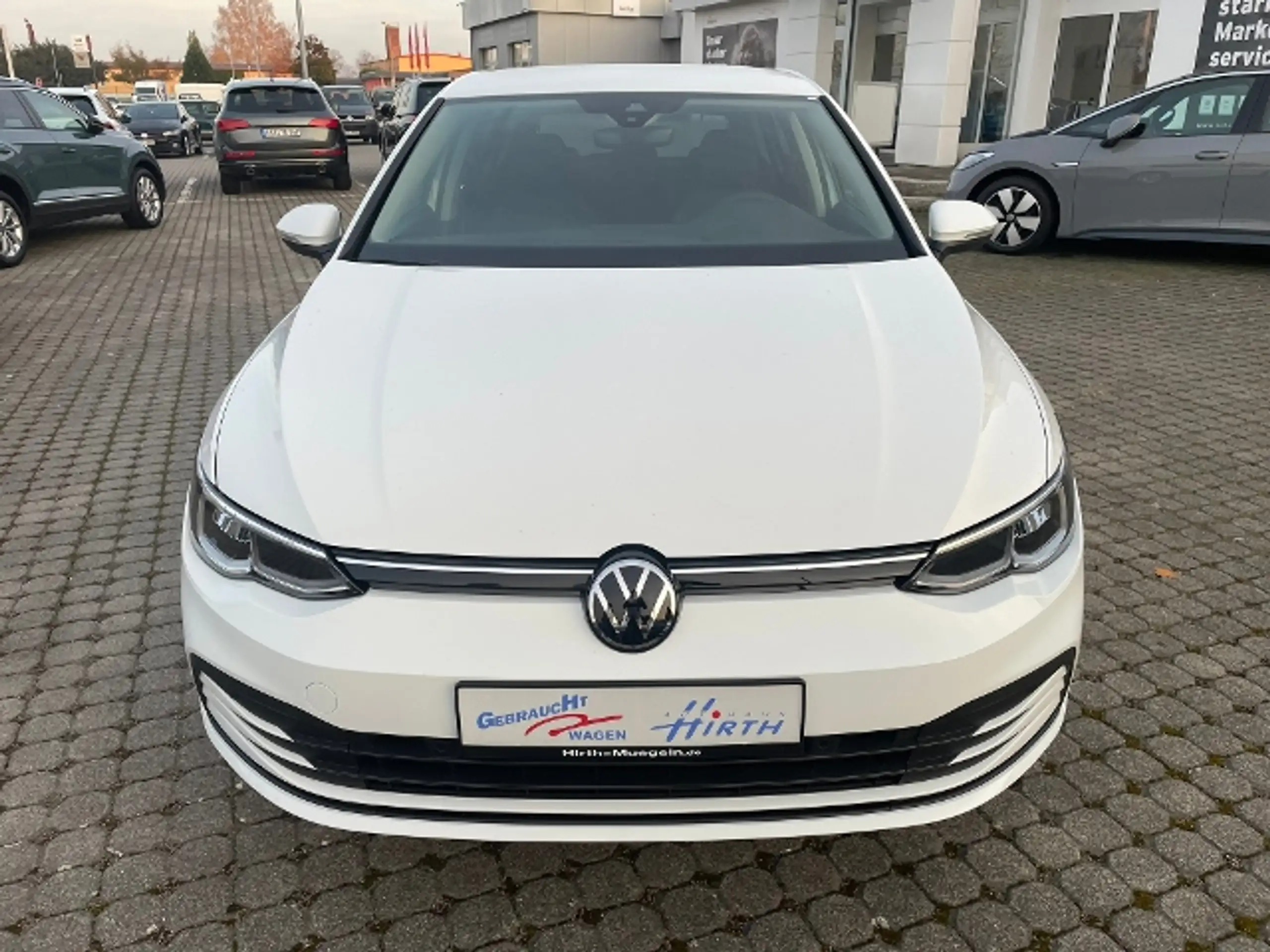 Volkswagen - Golf