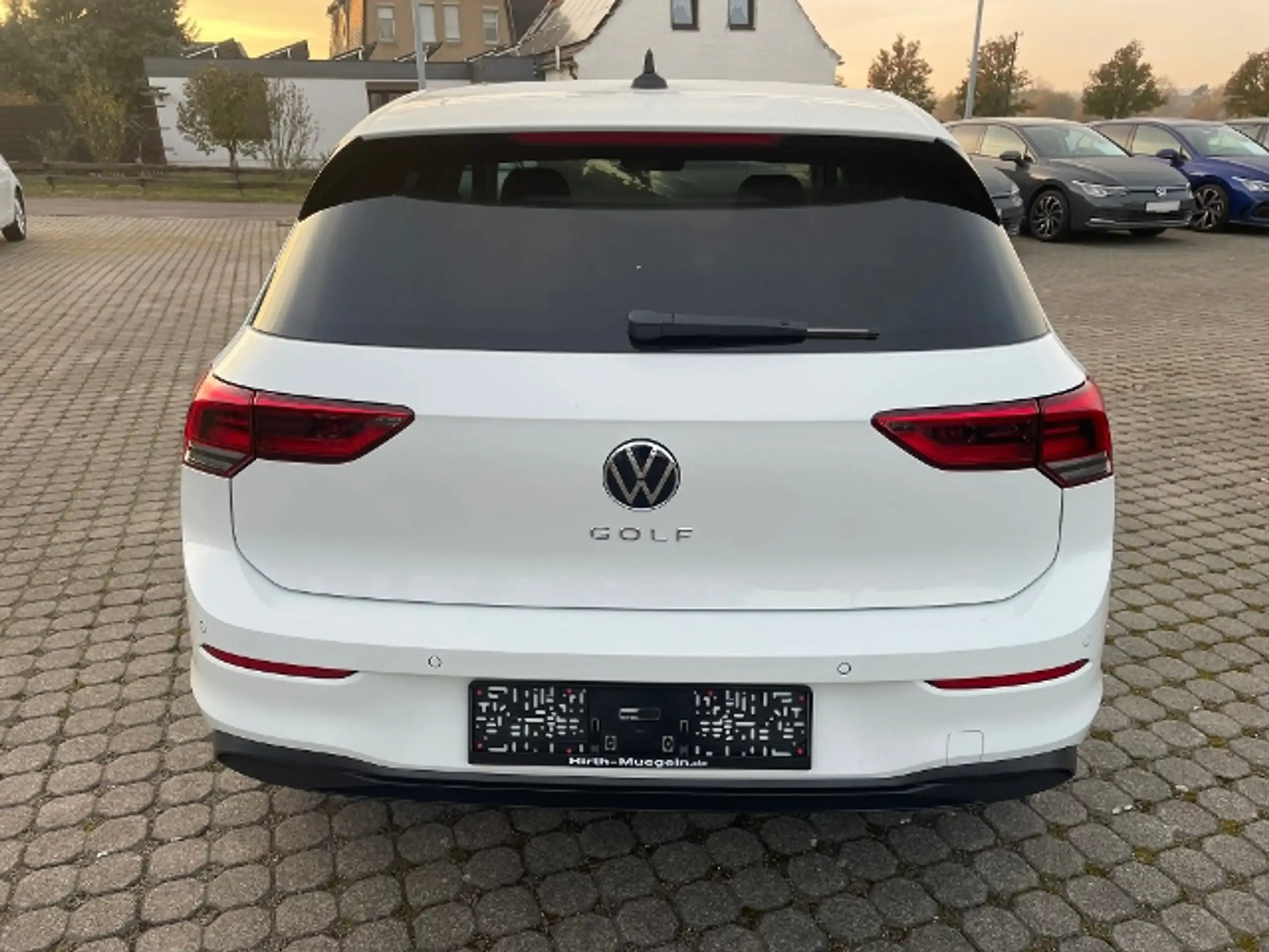 Volkswagen - Golf