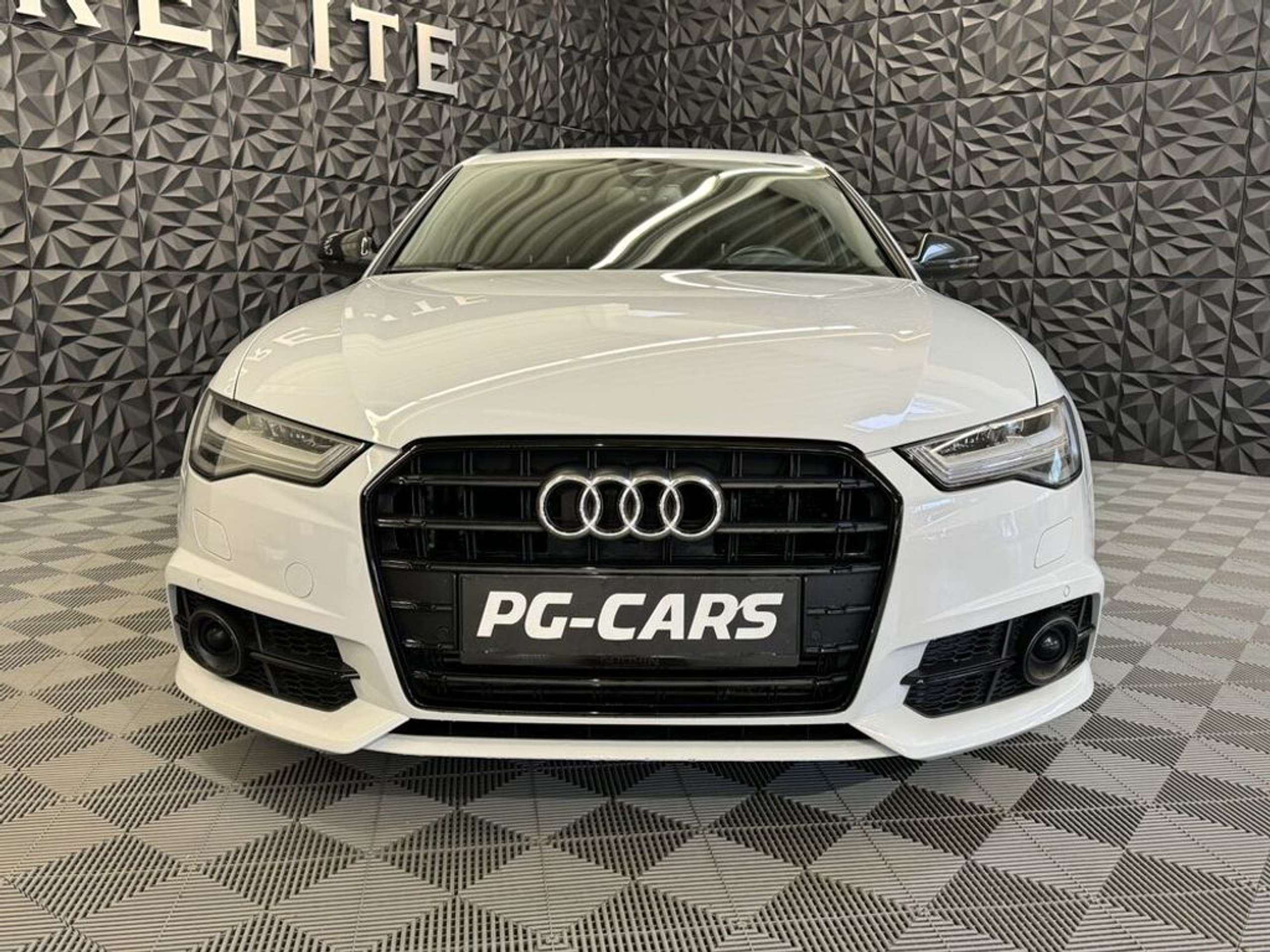 Audi - A6