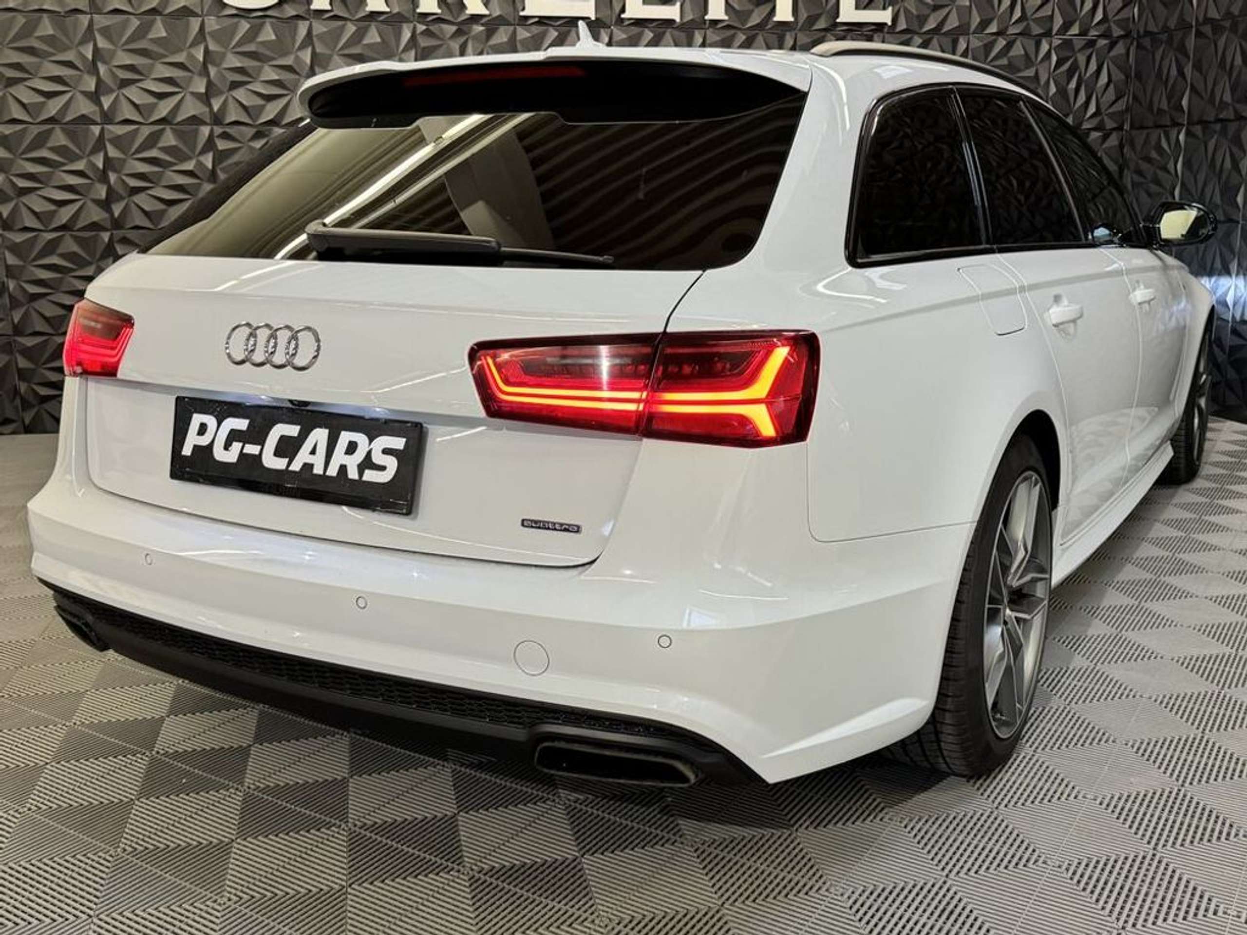 Audi - A6