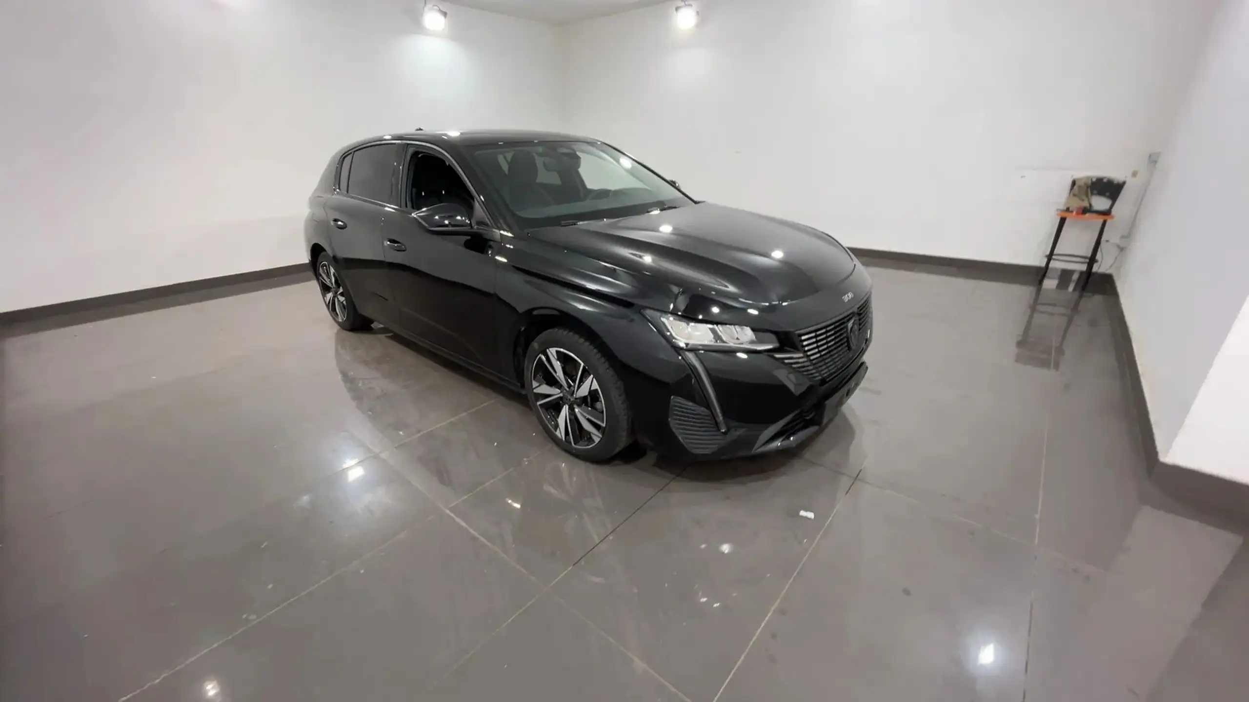 Peugeot - 308