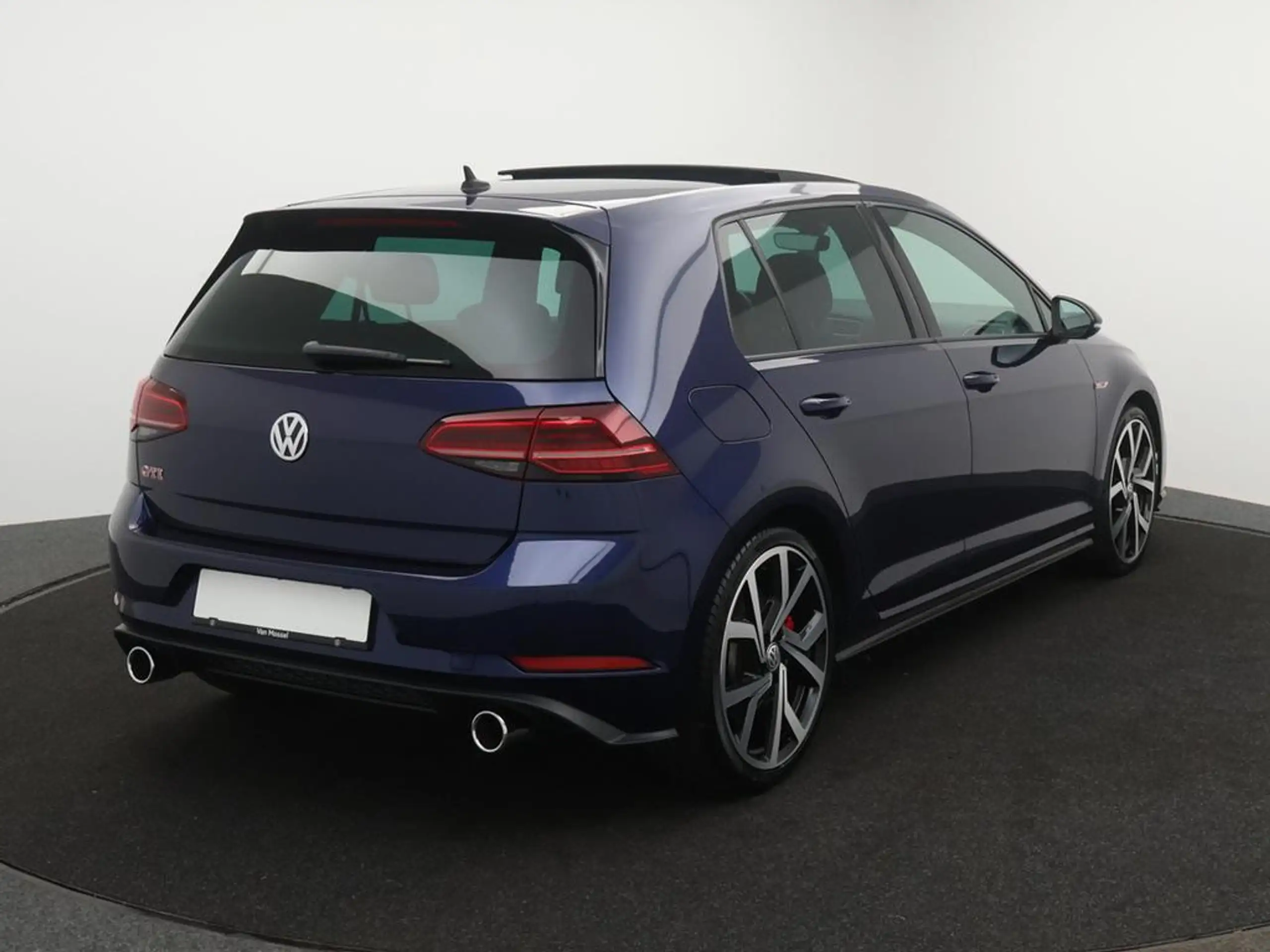 Volkswagen - Golf GTI