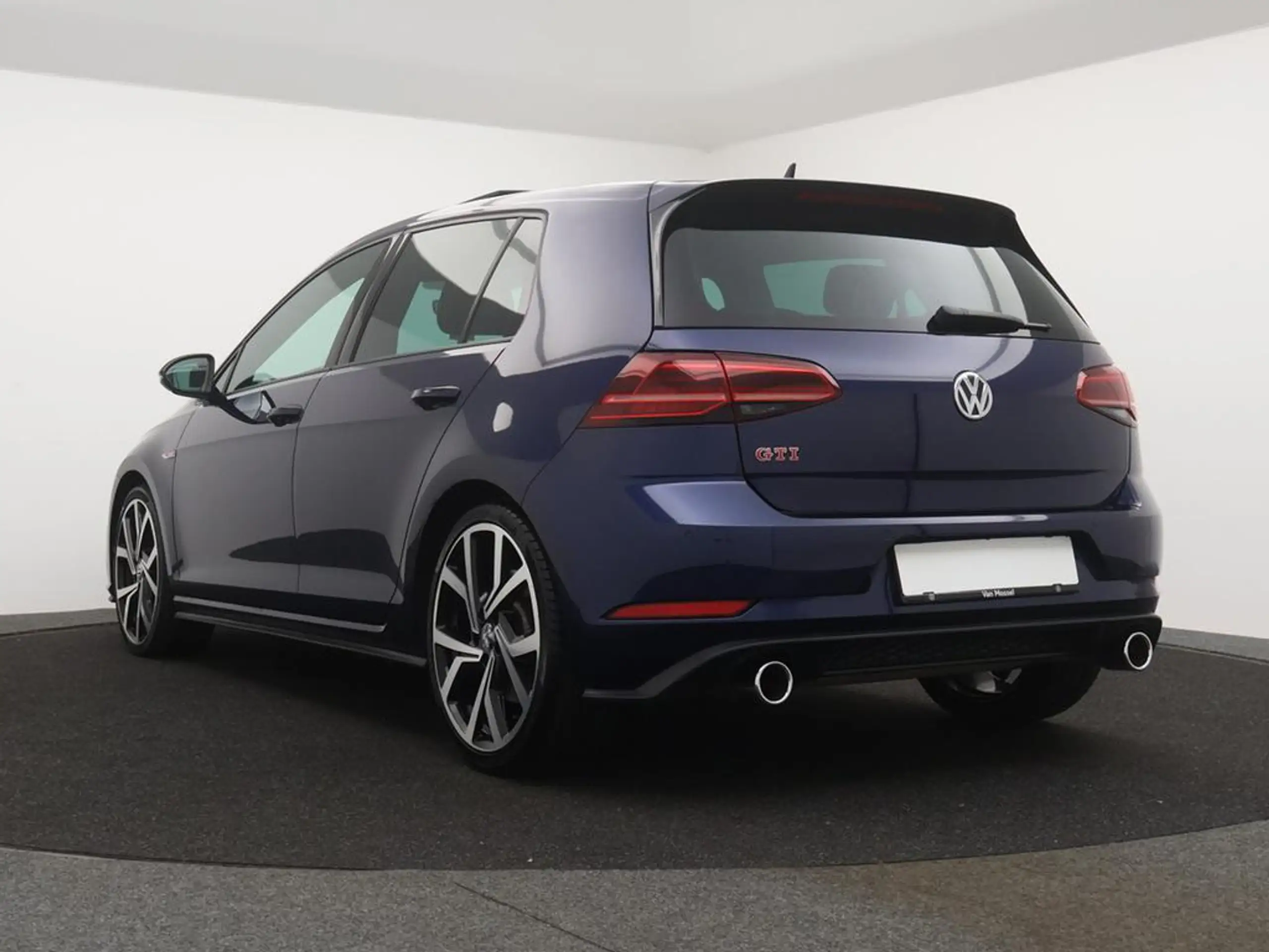 Volkswagen - Golf GTI