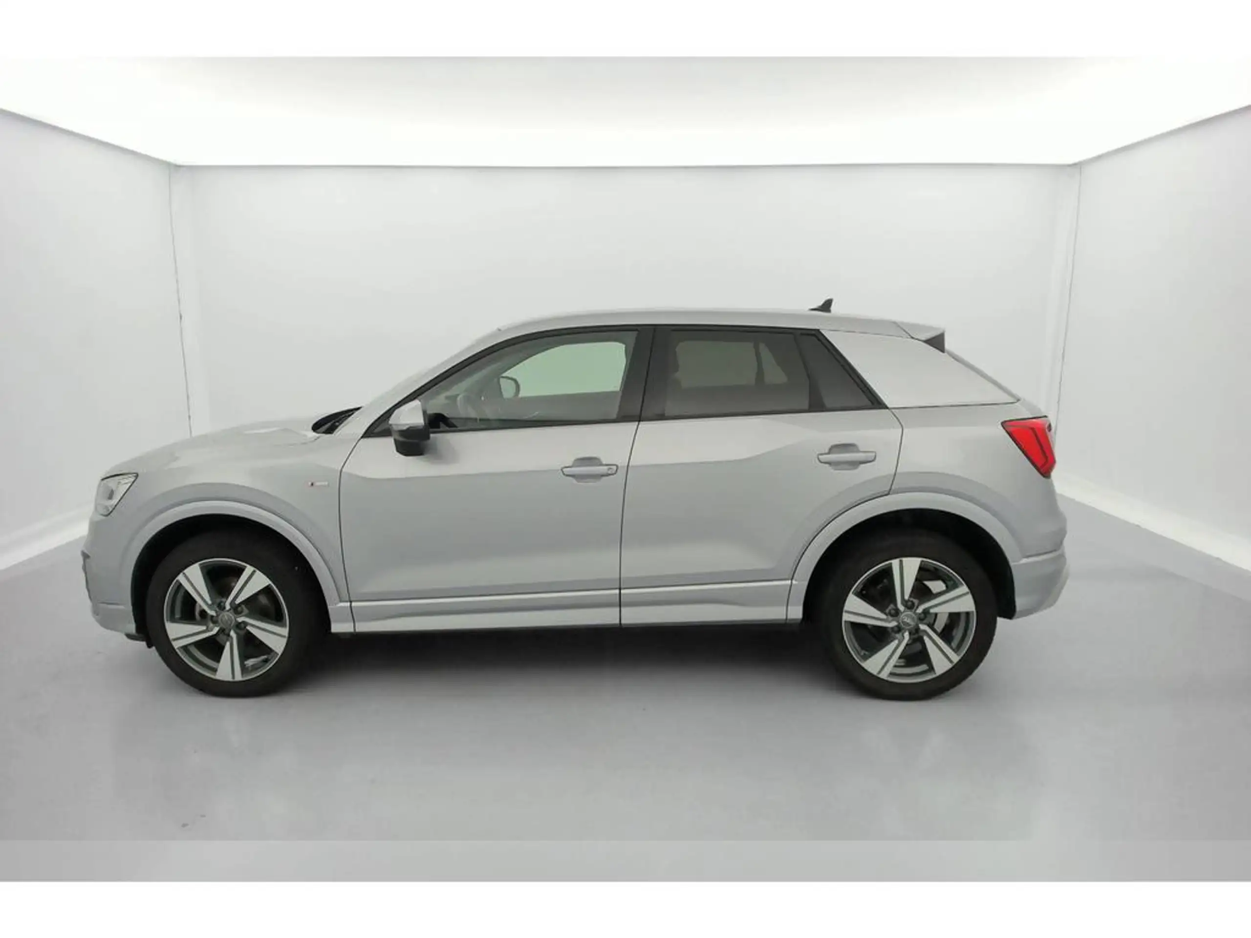 Audi - Q2