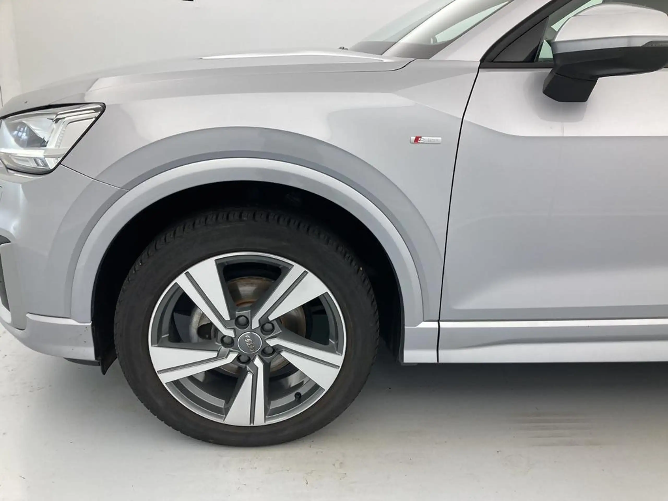 Audi - Q2