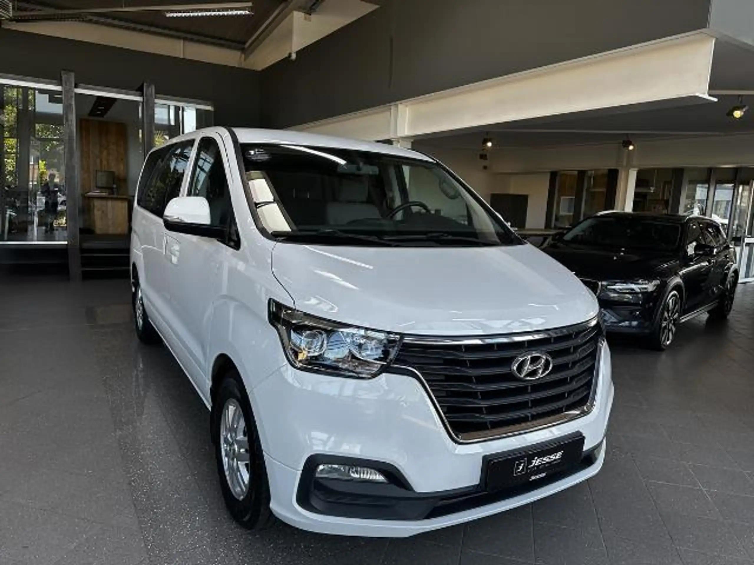 Hyundai - H-1