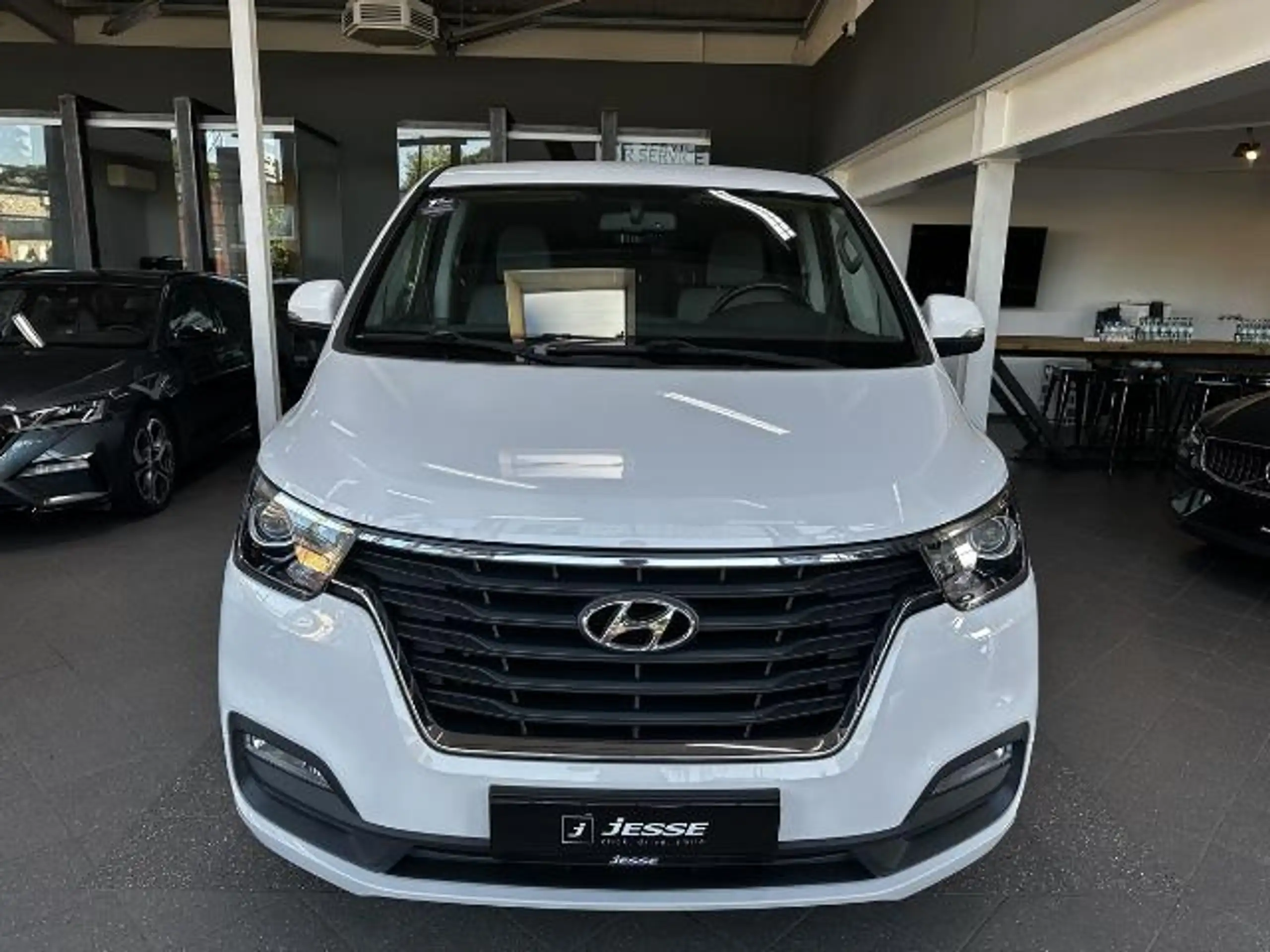 Hyundai - H-1