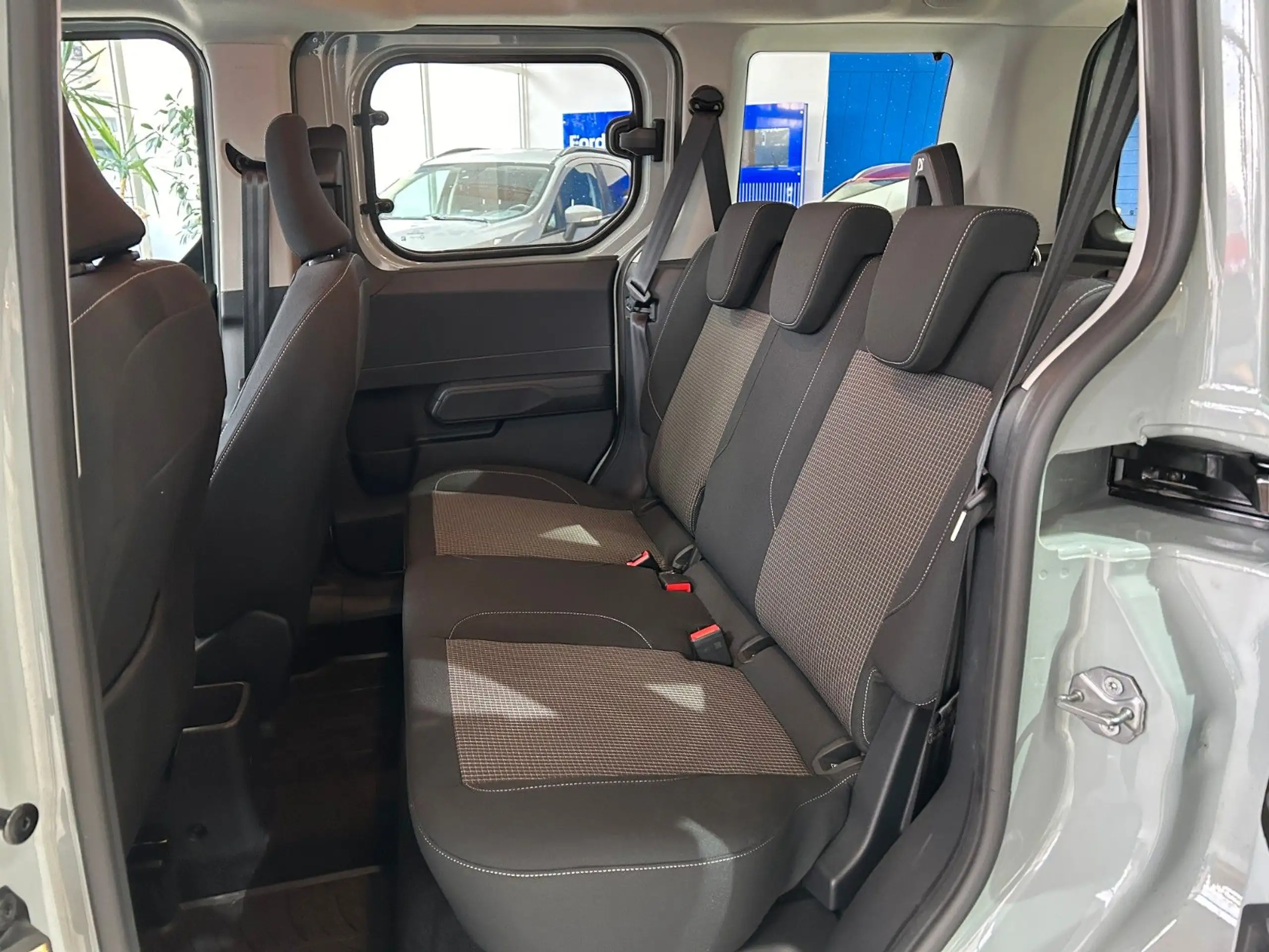 Ford - Tourneo Courier