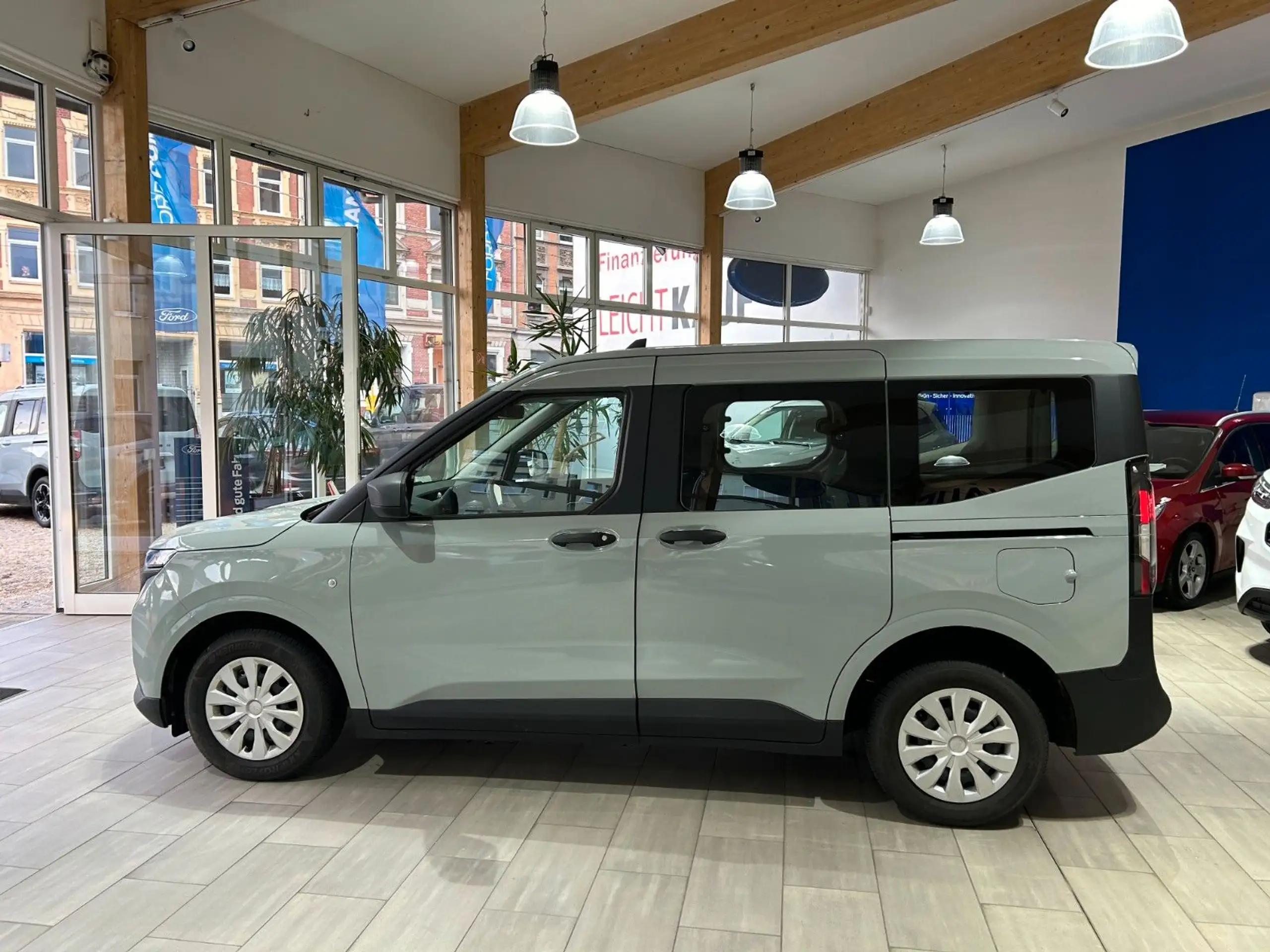 Ford - Tourneo Courier