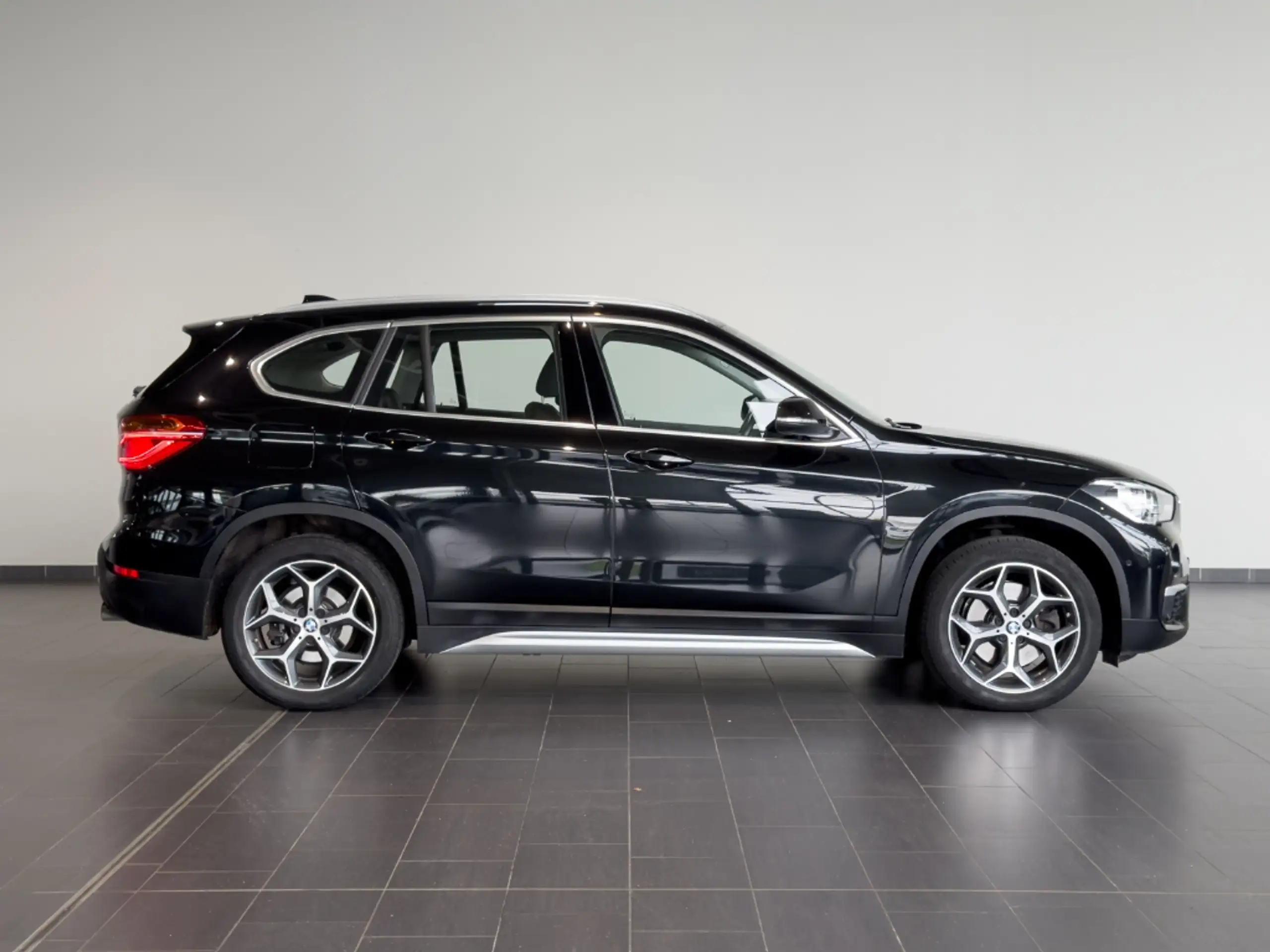 BMW - X1