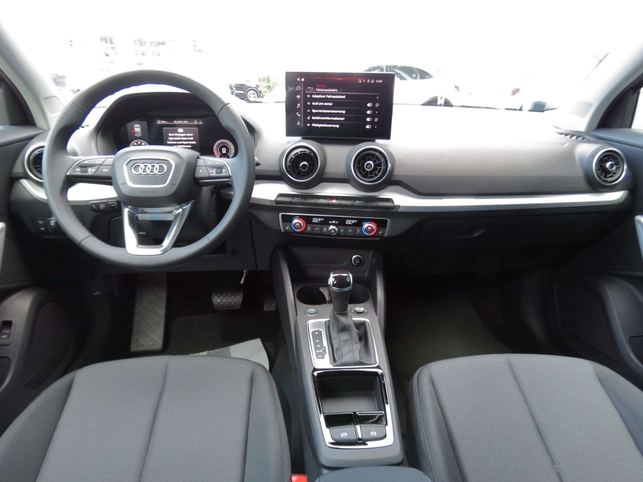 Audi - Q2