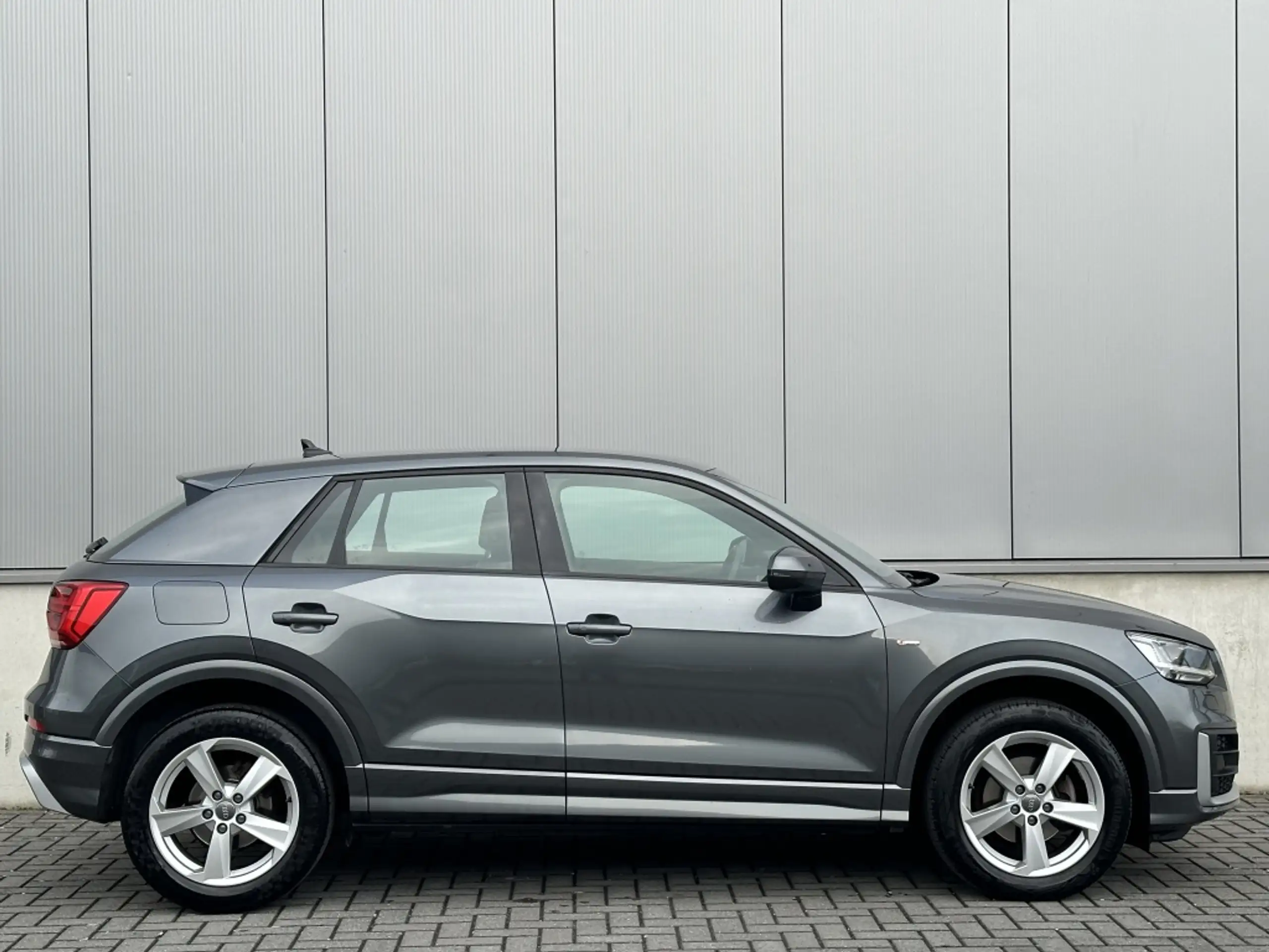 Audi - Q2