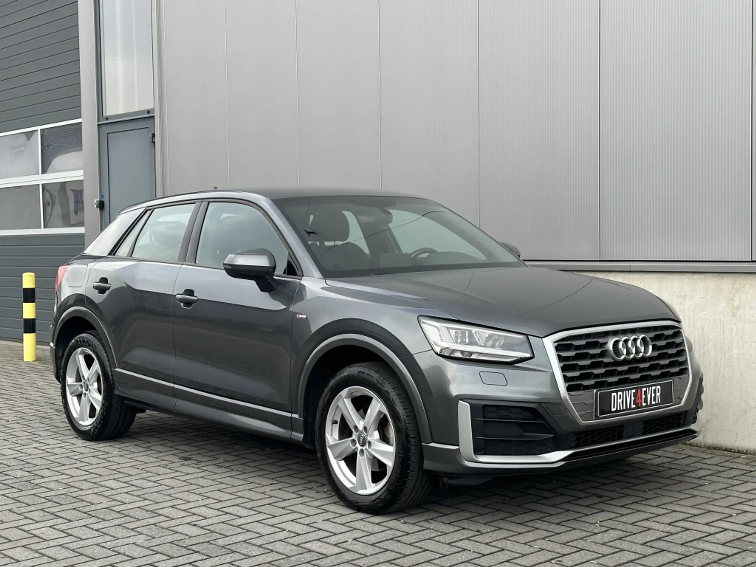 Audi - Q2