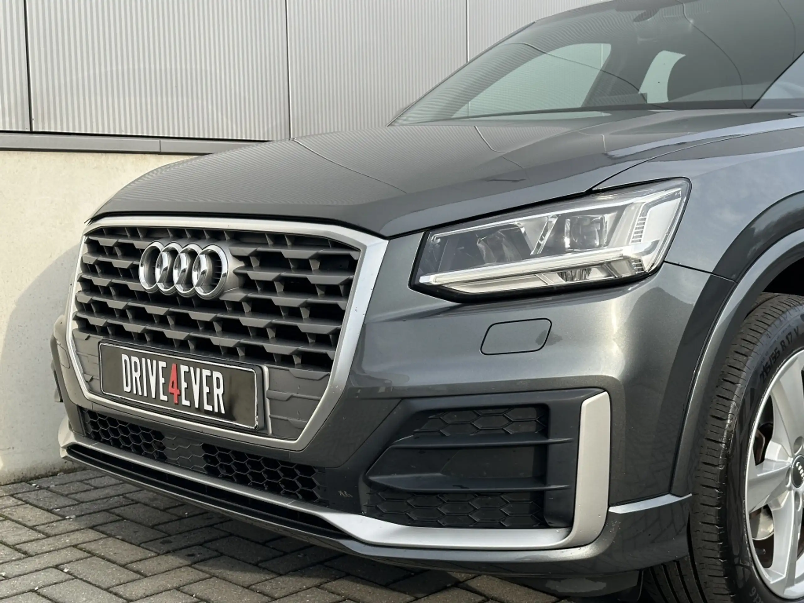 Audi - Q2